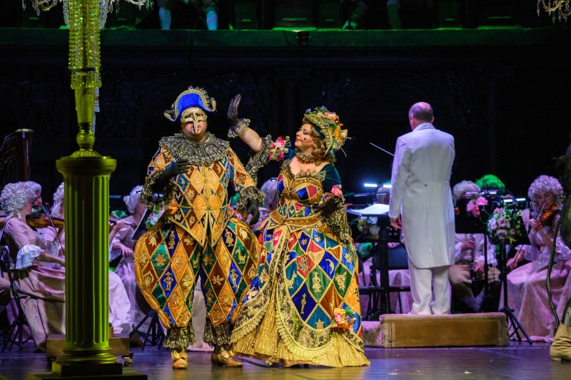 Театр «Санктъ-Петербургъ Опера» устроит дворцовую феерию