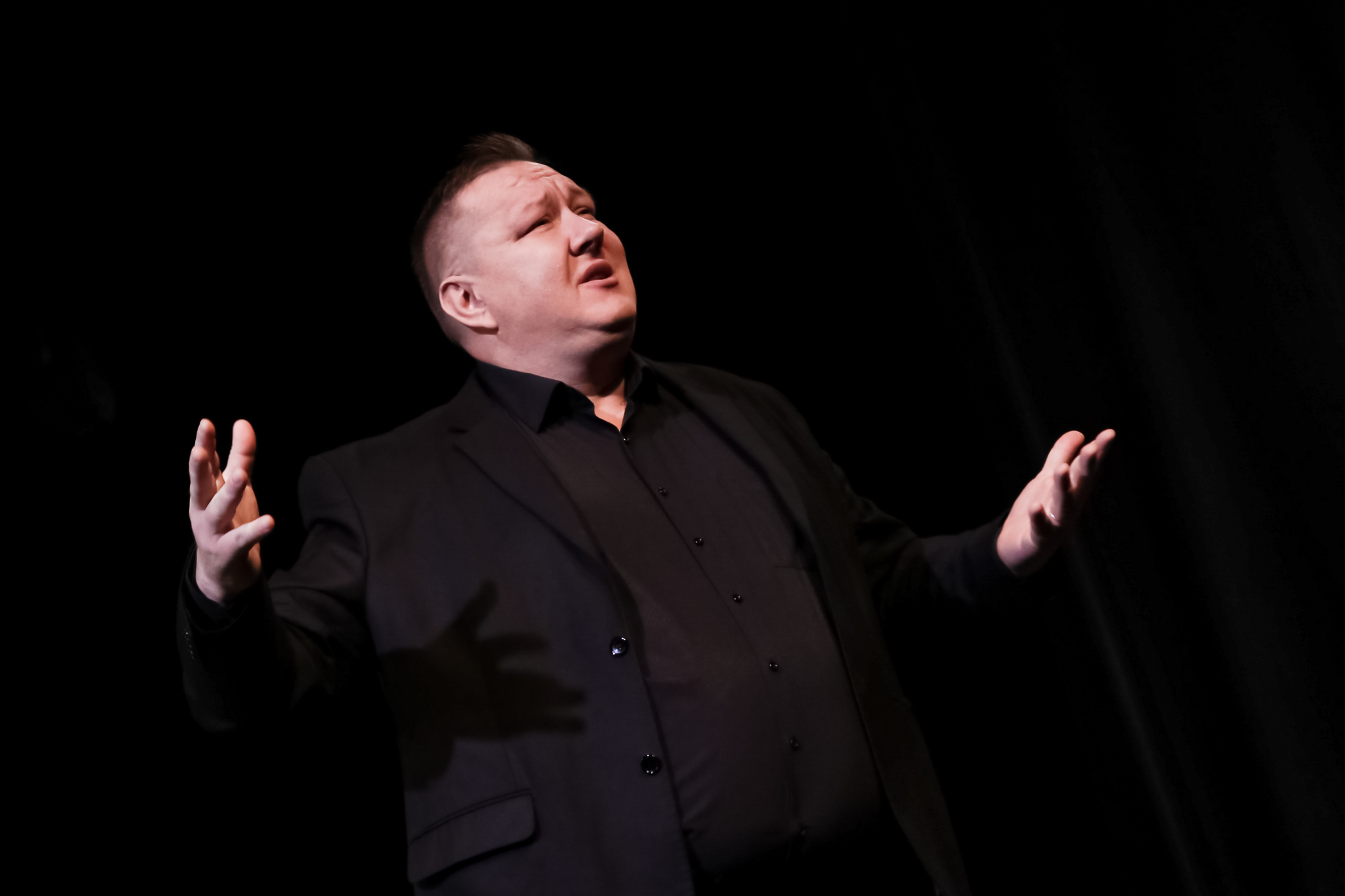 В Северной столице показали, как старшее поколение поёт на жестовом языке11