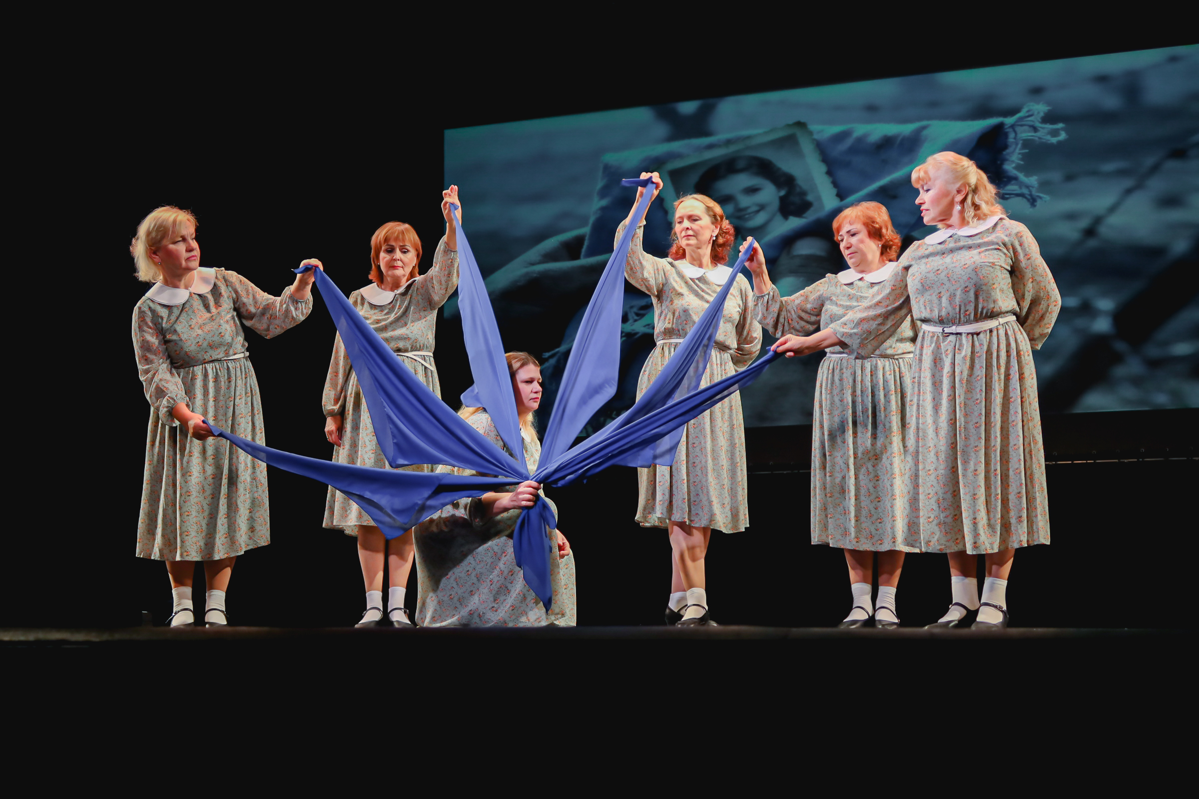 В Северной столице показали, как старшее поколение поёт на жестовом языке8