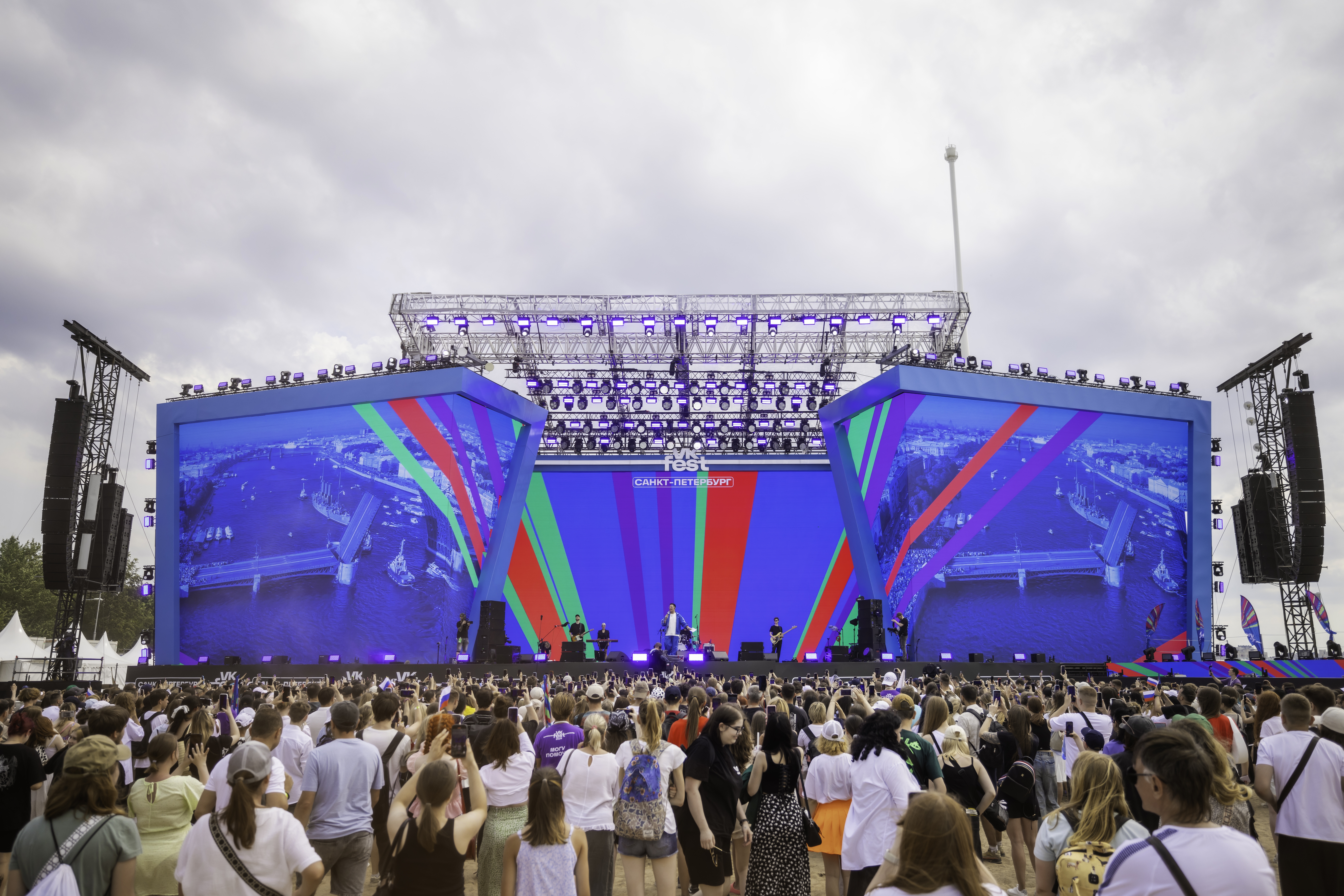 VK Fest объединит выступления артистов, встречи с блогерами, лекции и спорт3