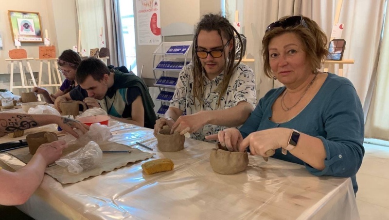 В медиацентре «Культура Петербурга» прошел мастер-класс по лепке из глины