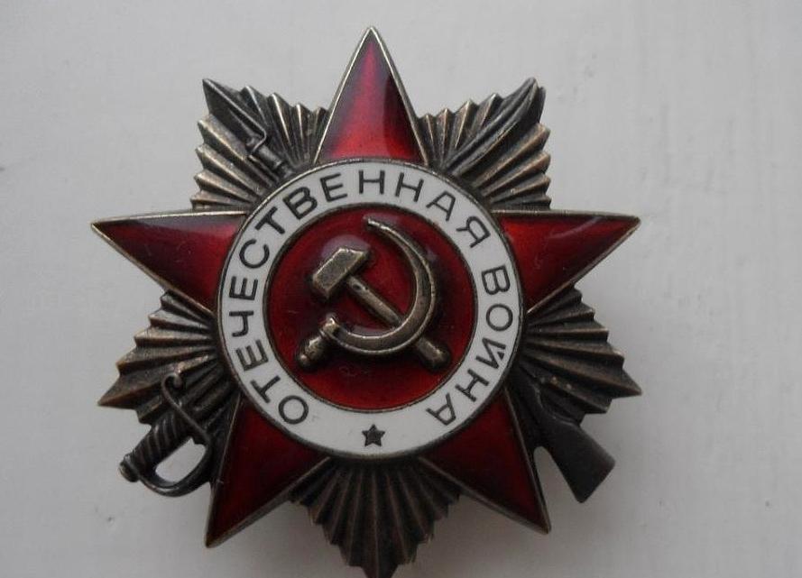 «Военная история моей семьи. Реликвия»: фронтовые бумаги и боевые награды Николая Глухова