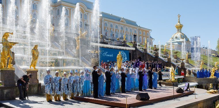 Весенний праздник фонтанов в Петергофе. Фото заставки предоставлено организаторами. Правообладатель: ГМЗ «Петергоф».