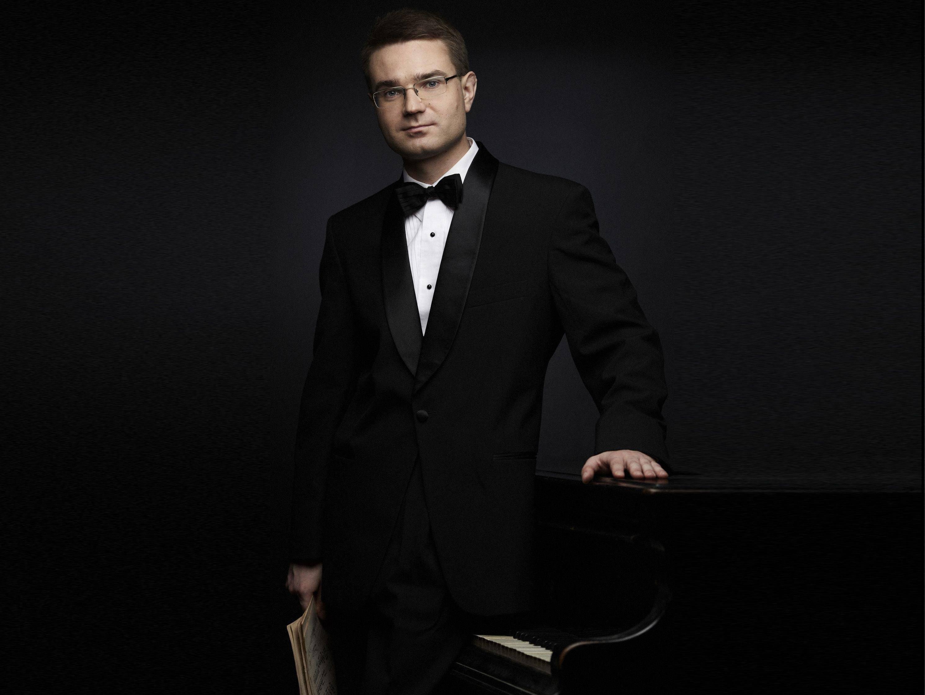 http://www.philharmonia.spb.ru/persons/biography/5594/