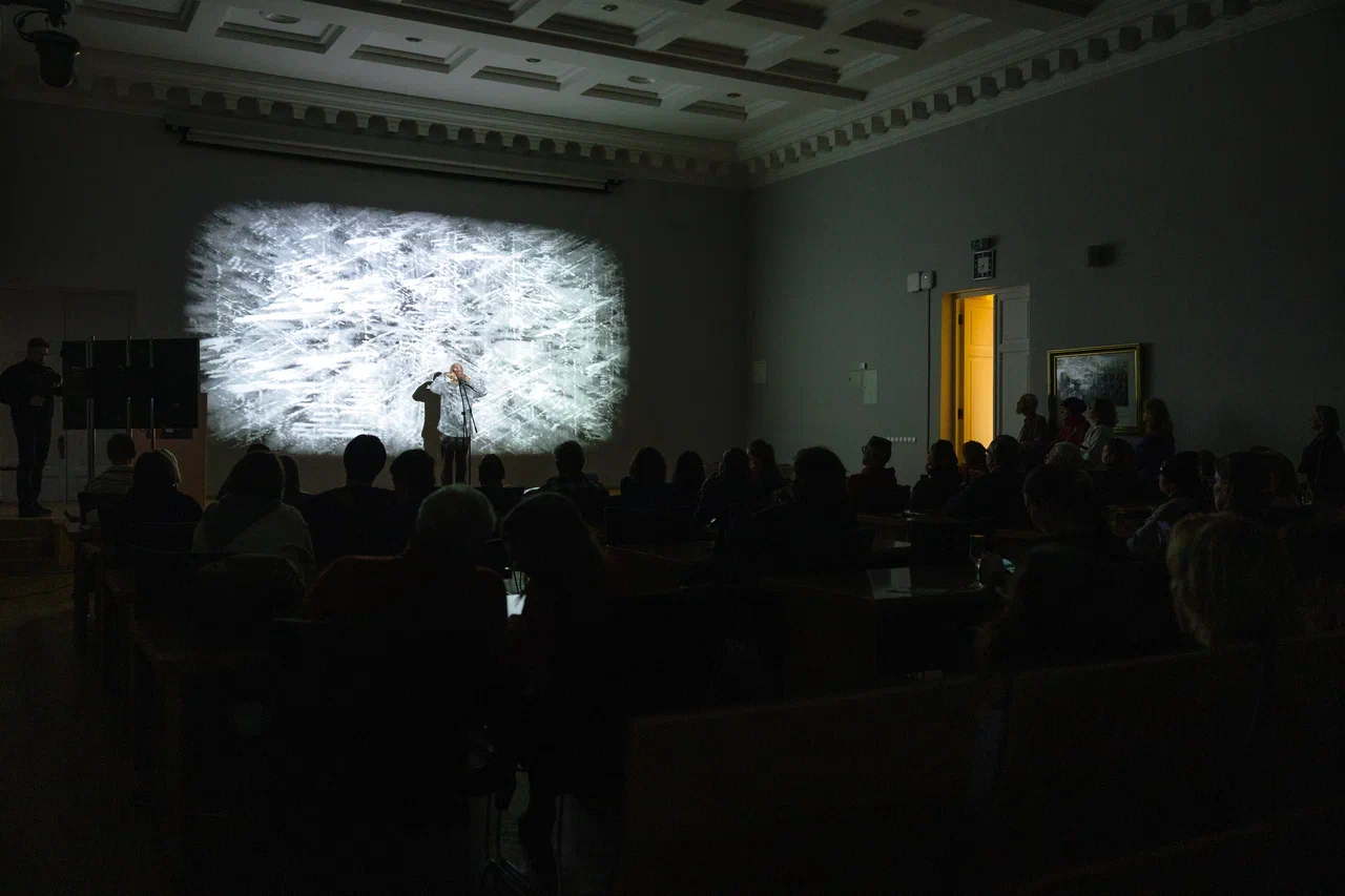 Увидеть Землю изнутри можно на выставке «Люминоминералогия. Энергия недр»5