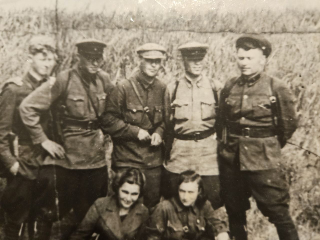 «Военная история моей семьи. Реликвия»: фотографии и удостоверение партизана Константина Шашкина2