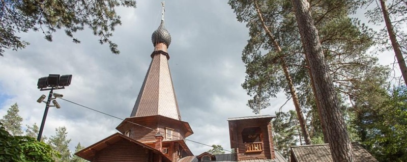 Обложка: Казанского храма в поселке Вырица