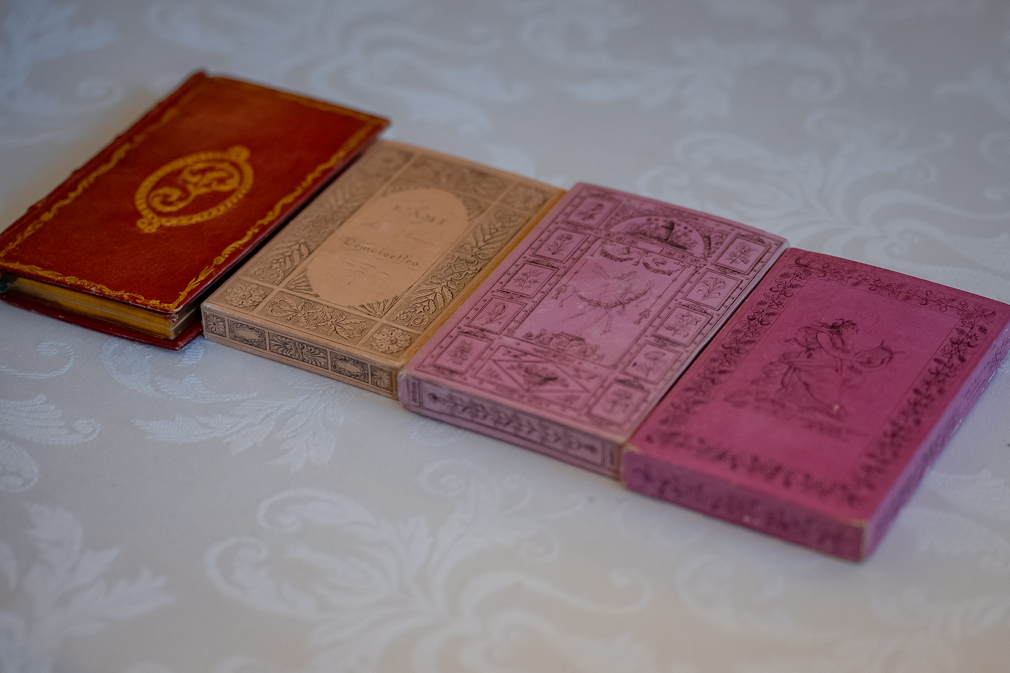 Редкие книги XVIII–XIX века можно увидеть в «Царском Селе» 8