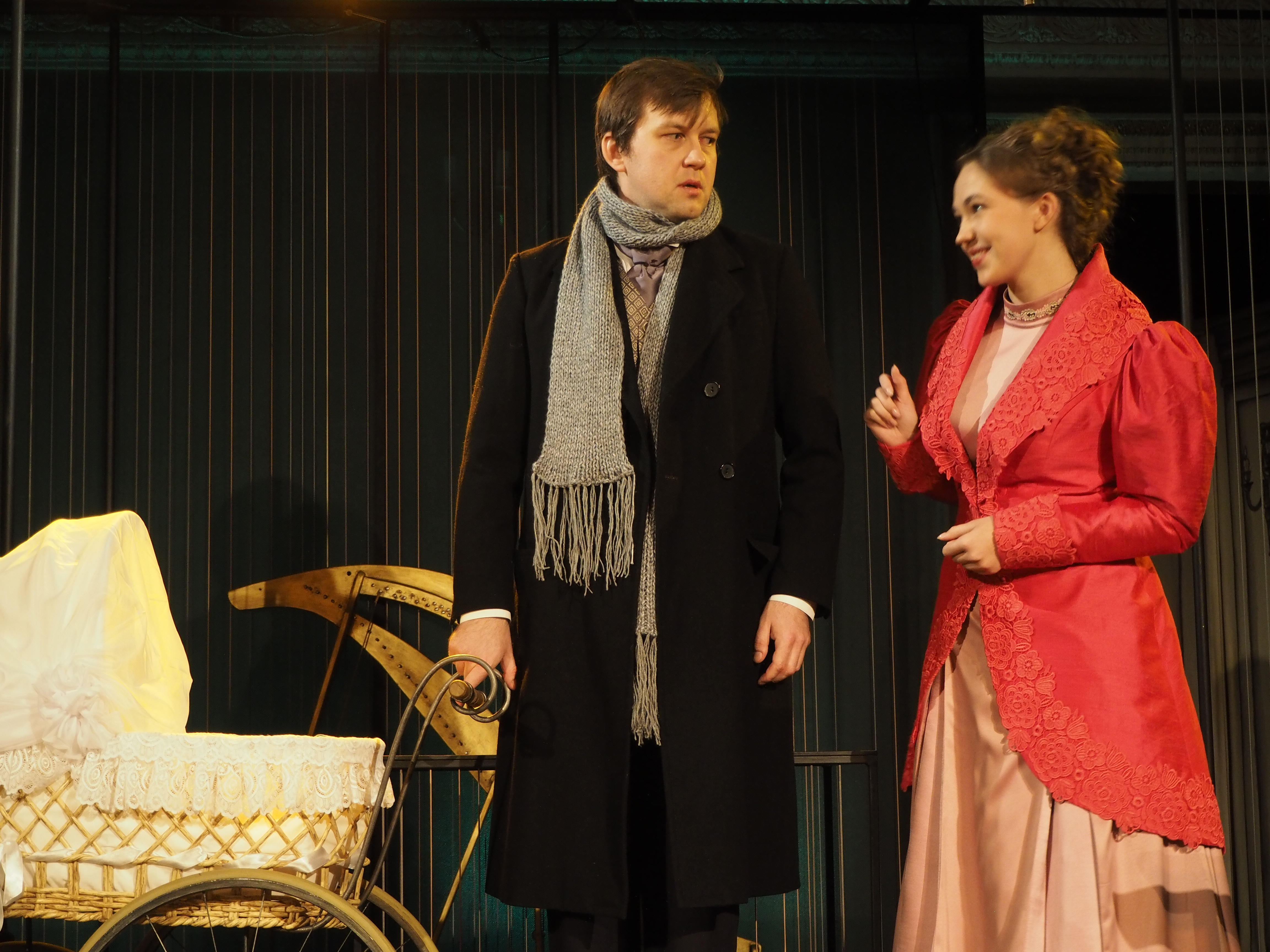 Ко Дню театра и Дню работника культуры в Доме Кочневой покажут «Три сестры» 4