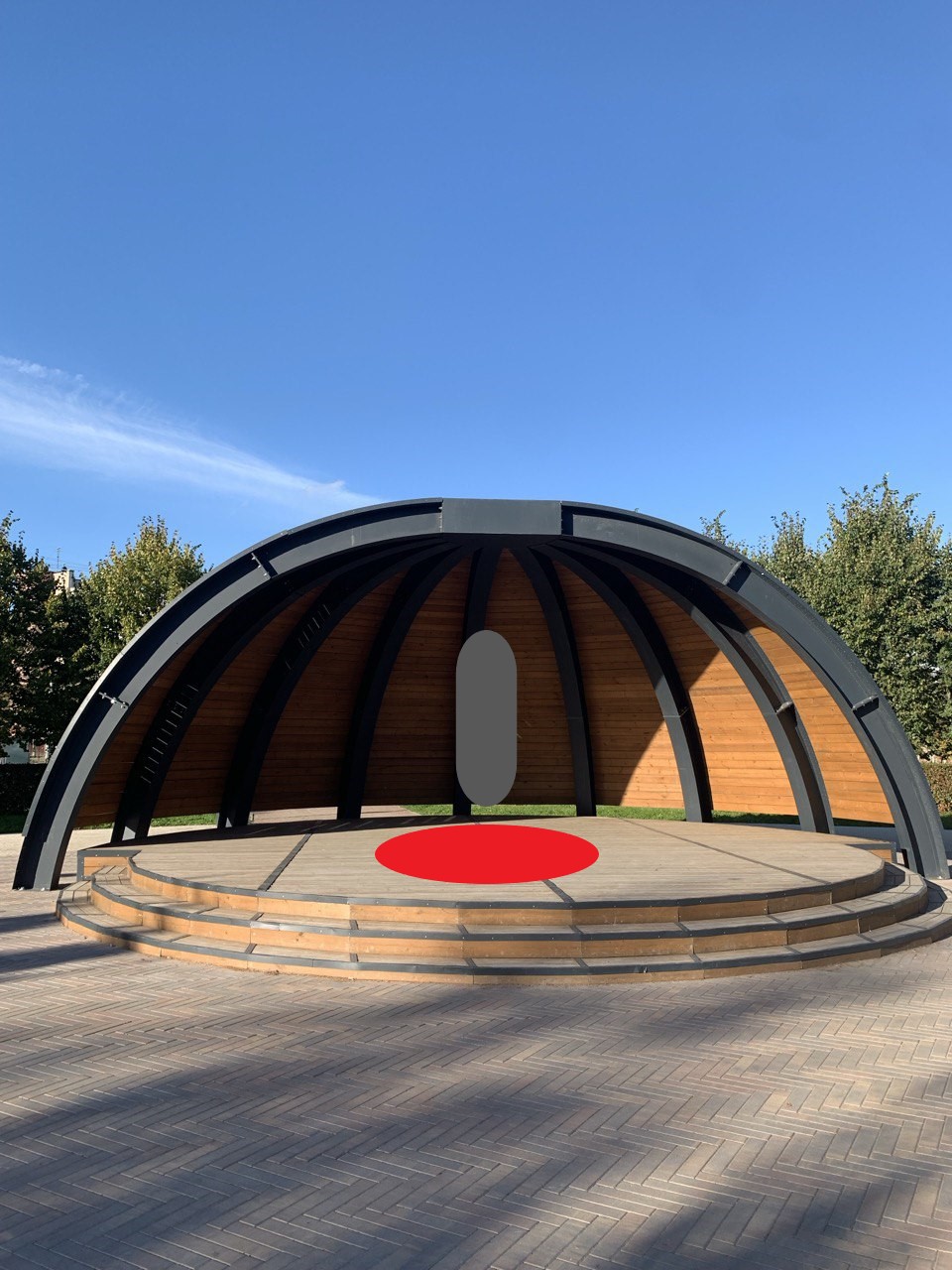 Парк Дружбы, аллея чернобыльцев Парк Дружбы, аллея чернобыльцев