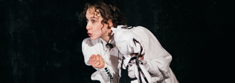 «Монокль» – XV Фестиваль моноспектаклей (1 февраля – 8 марта 2026 года)