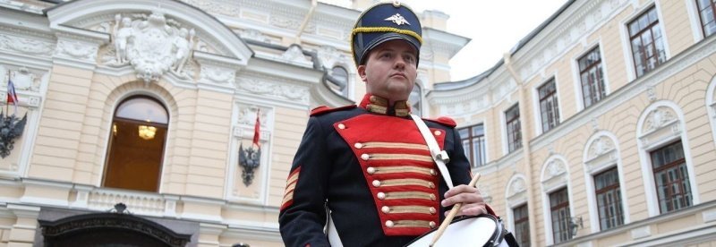 Фото заставки: Фестиваль «Императорский полдень-2023». Источник: «Петербургский дневник». Автор: Роман Пименов. Правообладатель: «Петербургский дневник».