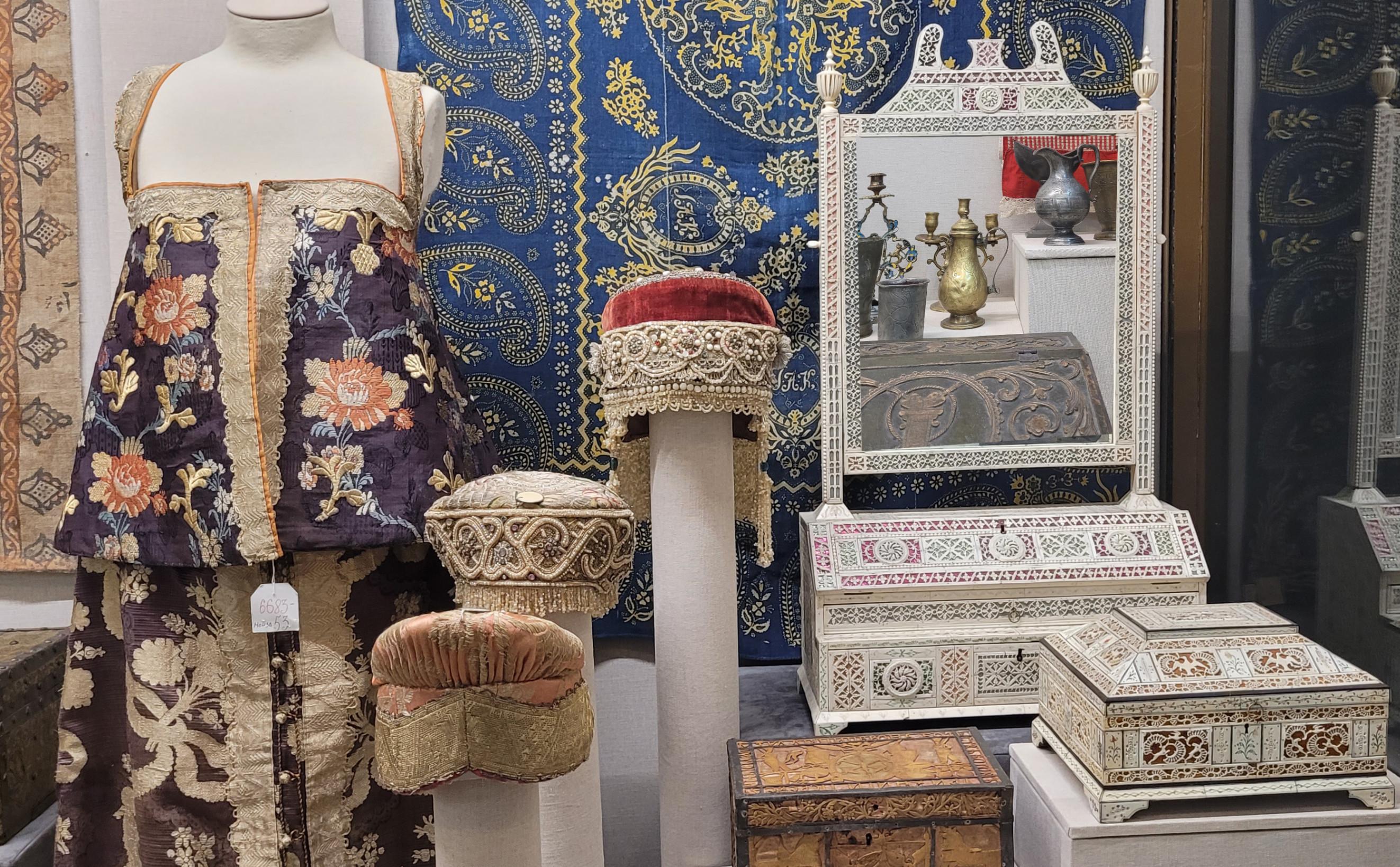 https://ethnomuseum.ru/events1/exhibitions/current/vernutsya-k-sebe/