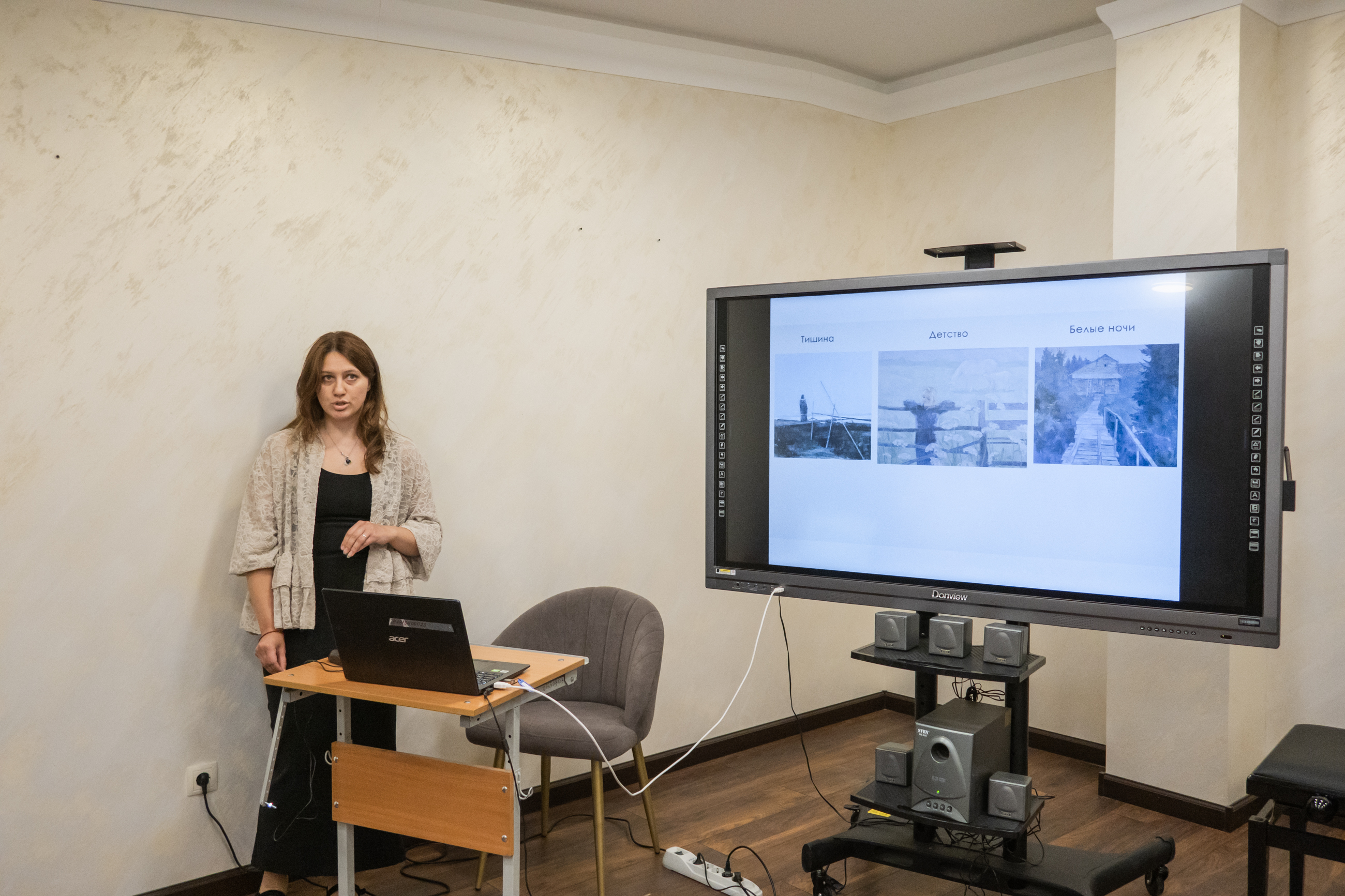 Выставка «Мастерская. Диалог поколений» открылась в Институте культурных программ 11