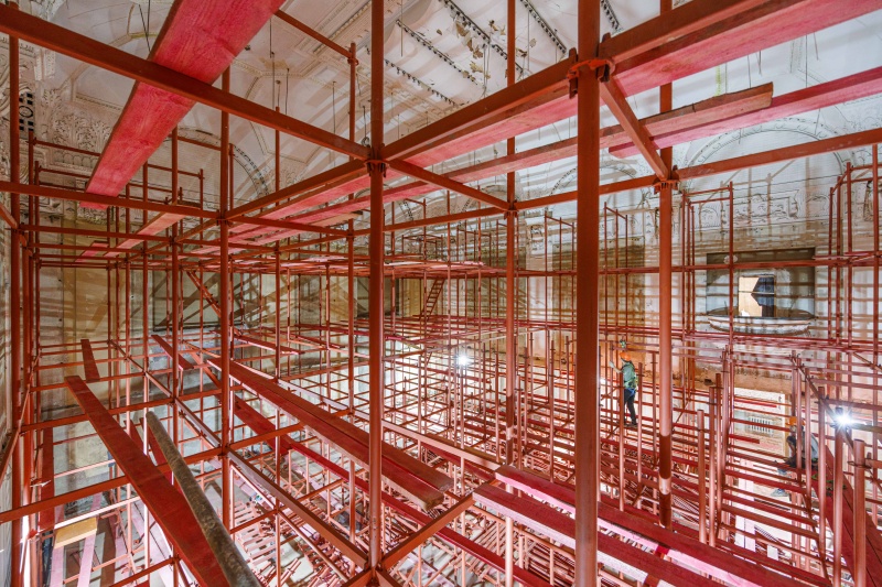 Началась реставрация главного зала Дома Радио