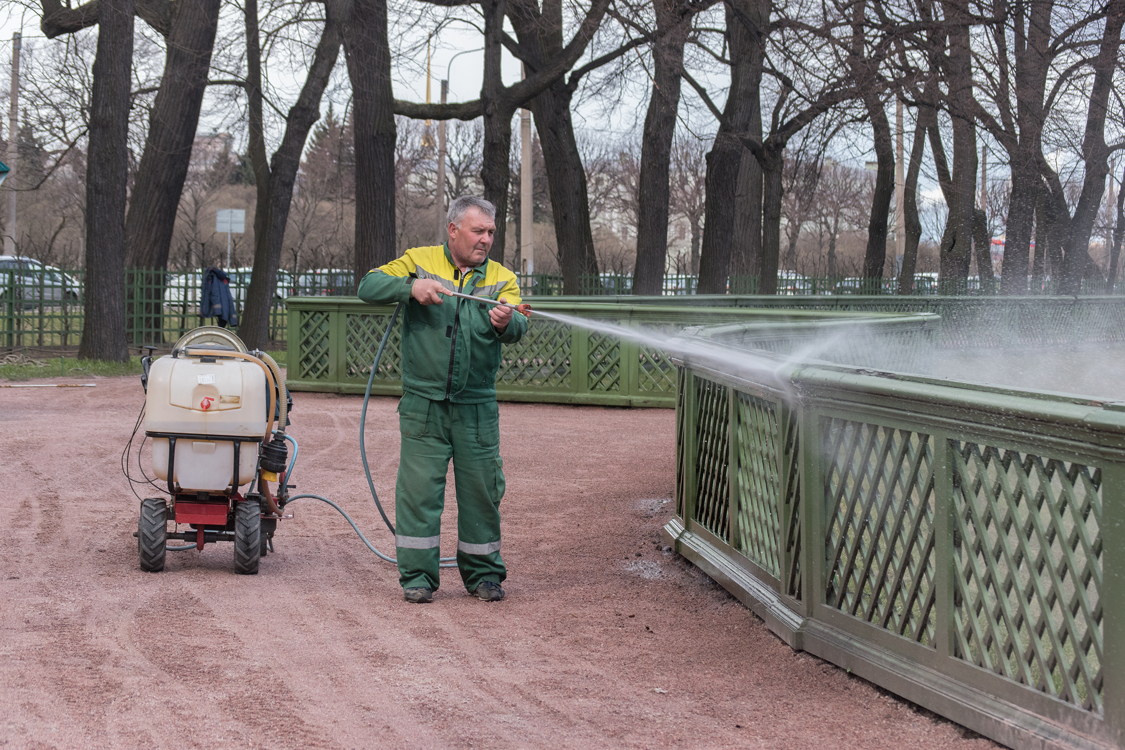 Скульптуры Летнего сада освободят из деревянных футляров8