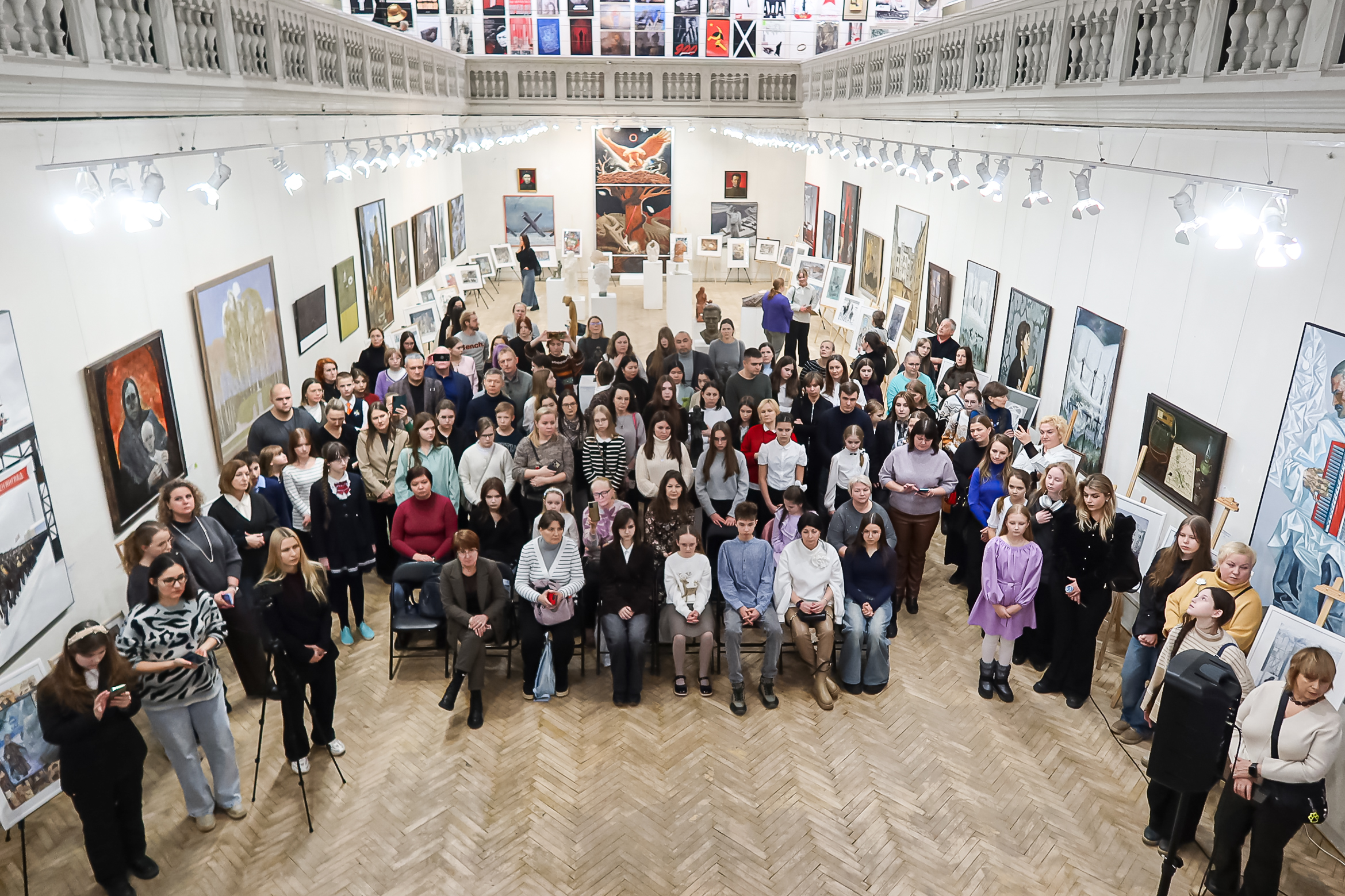 Юных победителей конкурса «Непокорённый Ленинград» наградили в Союзе художников1