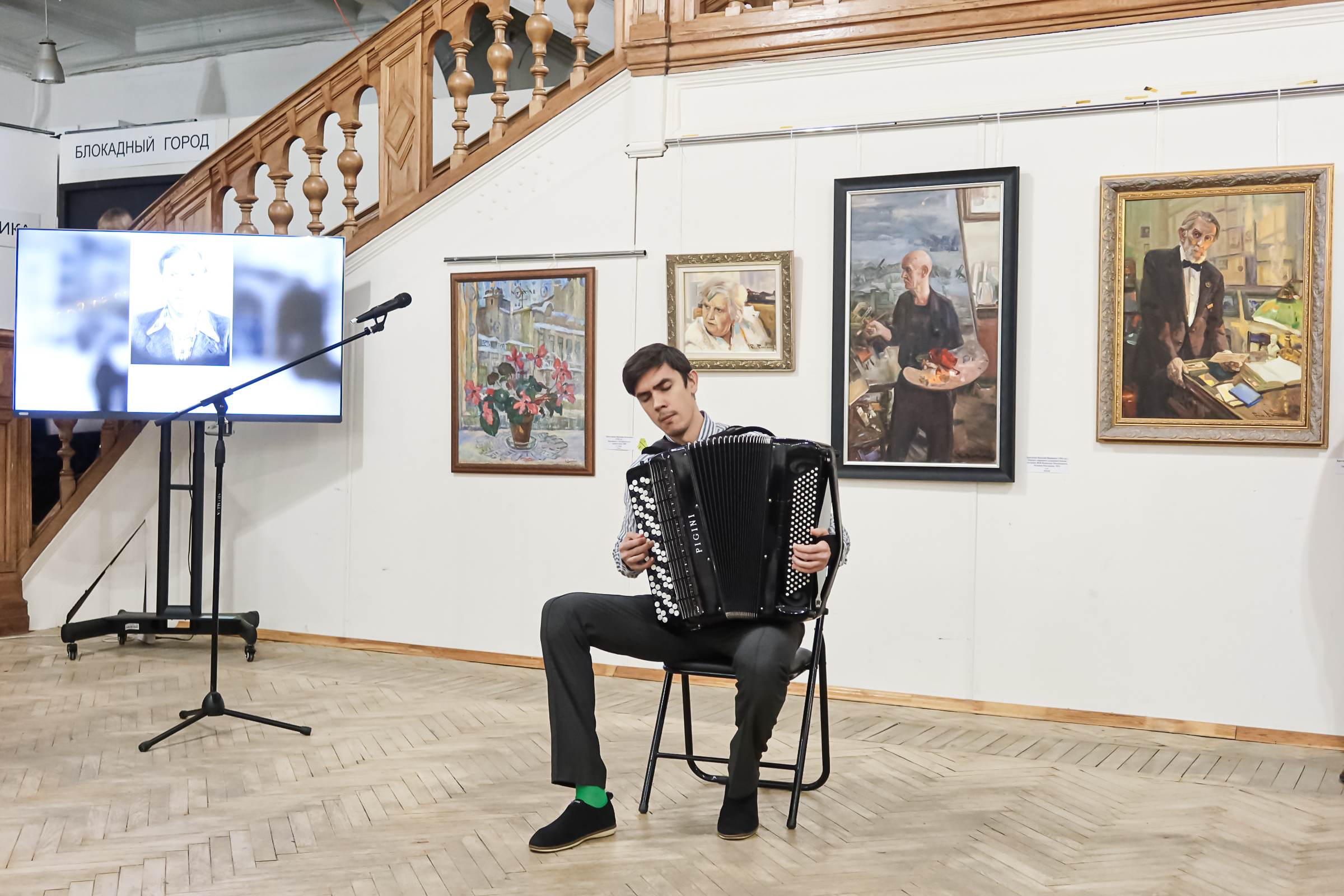 Юных победителей конкурса «Непокорённый Ленинград» наградили в Союзе художников12