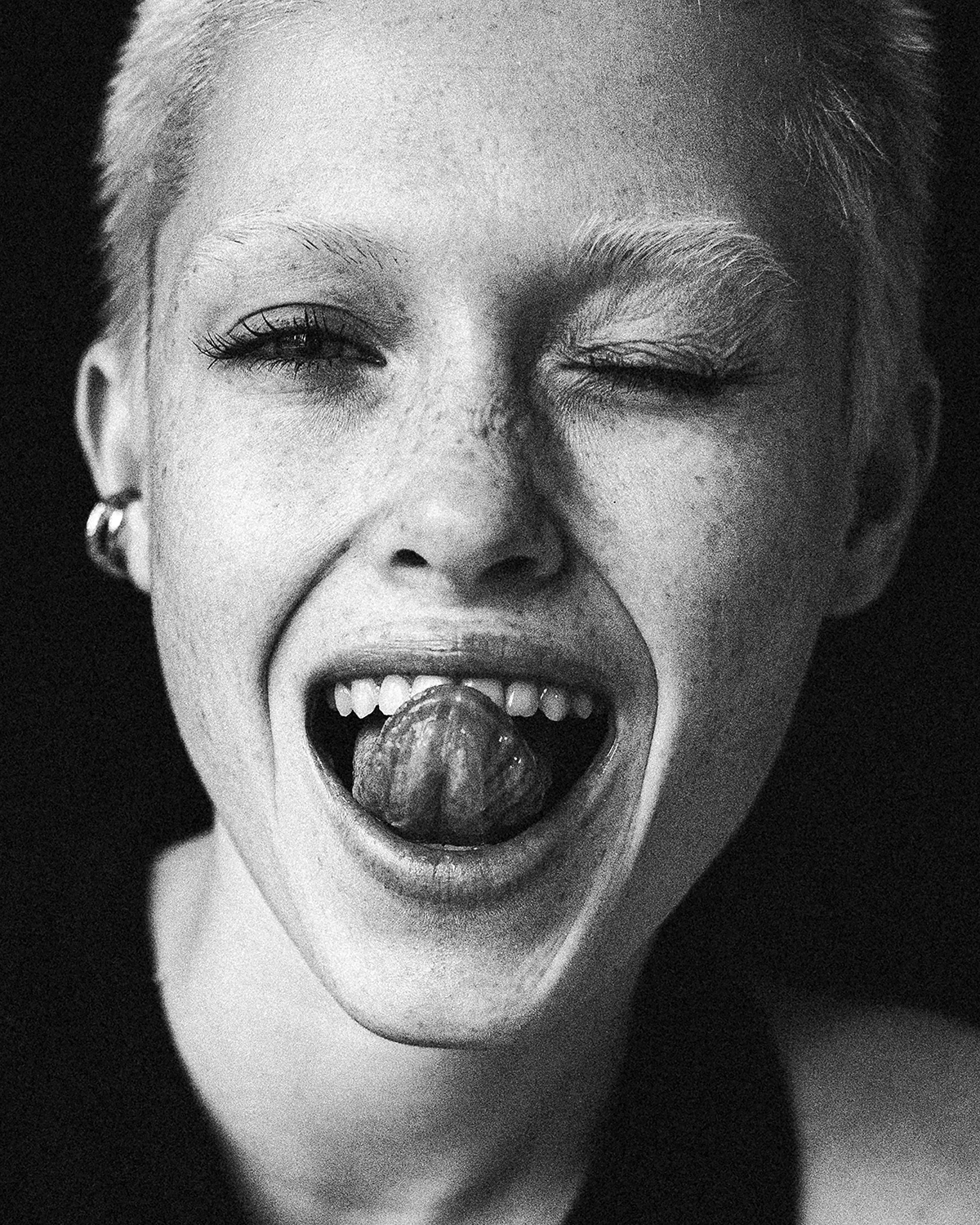 100 авторов представят своё видение мира в Центре книги и графики   4