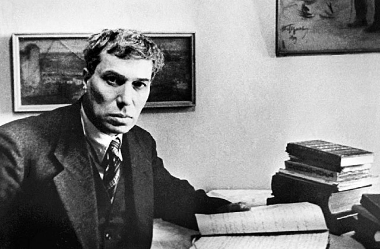 https://www.vedomosti.ru/society/galleries/2025/02/10/1090792-boris-pasternak-biografiya#140737497554845