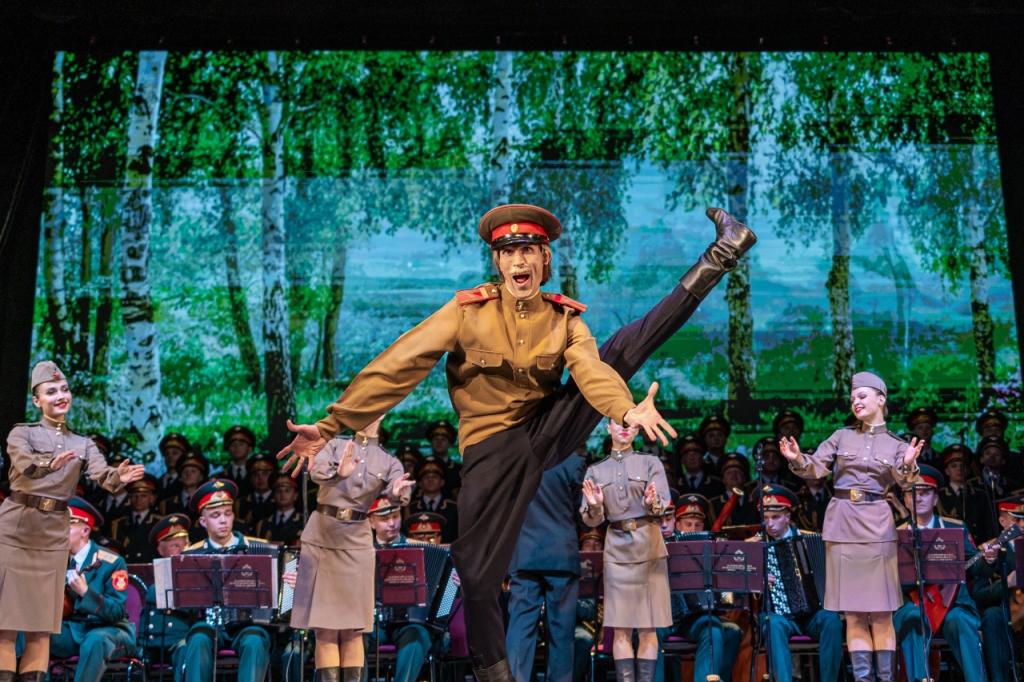 На сцене БКЗ «Октябрьский» выступит Ансамбль имени А.В. Александрова2