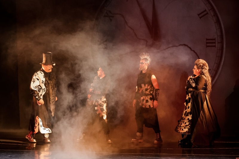 Санкт-Петербургский театр глухих переосмысливает «Сказку о потерянном времени»