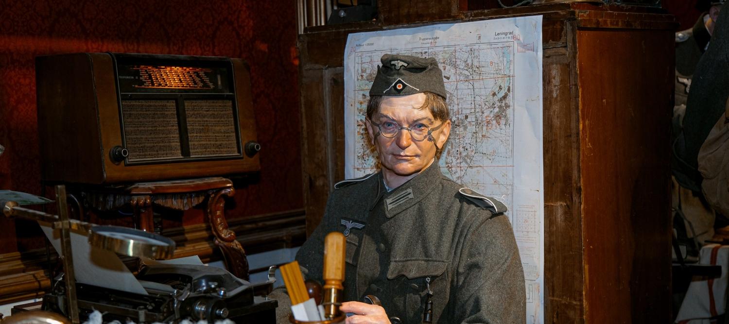 В музее политической истории России открылась выставка «Спасенная культура. Без срока давности»