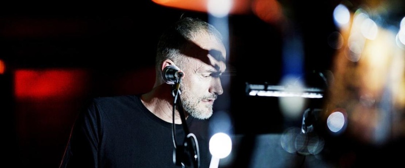 Обложка: Олег Нестеров привезёт в Петербург несбывшиеся планеты.