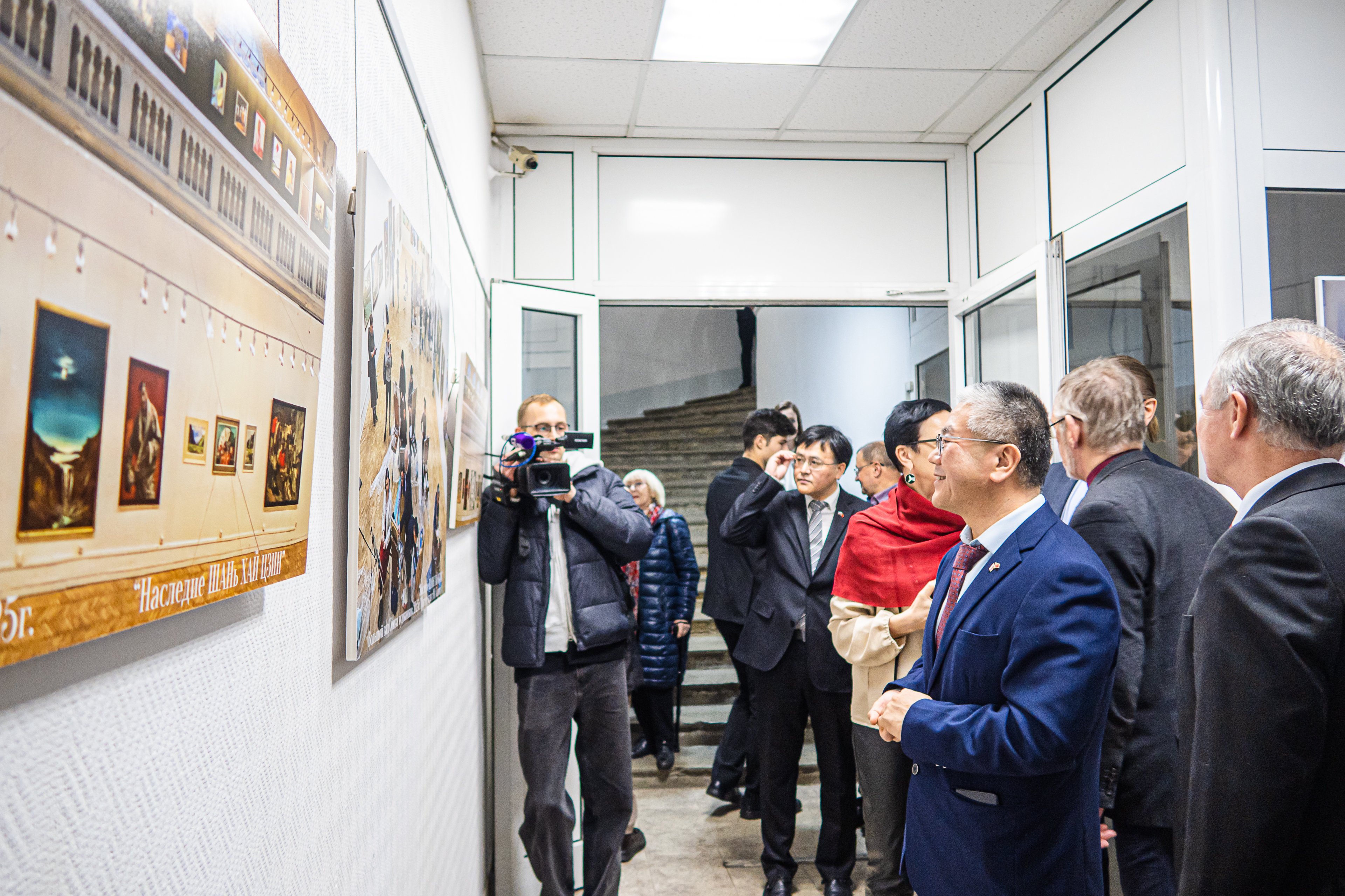 Винтовая лестница в Союзе художников становится новой площадкой для российско-китайских проектов24