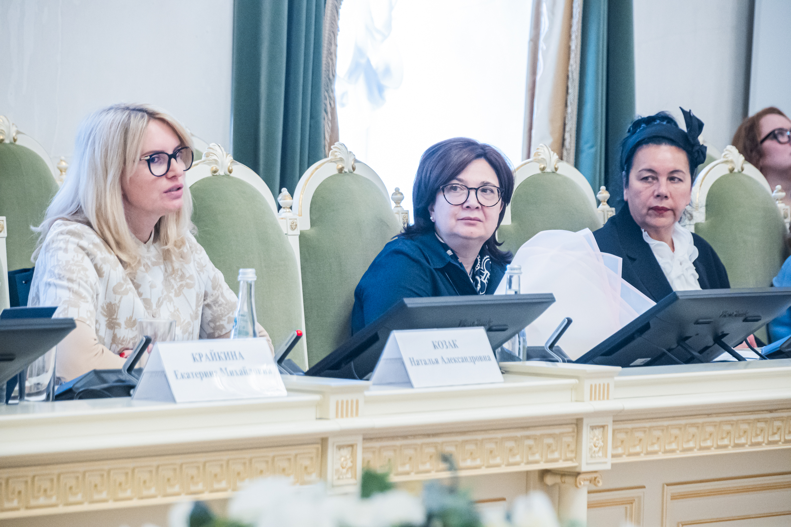 В Законодательном Собрании обсудили кинопроизводство в России и странах ближнего зарубежья38