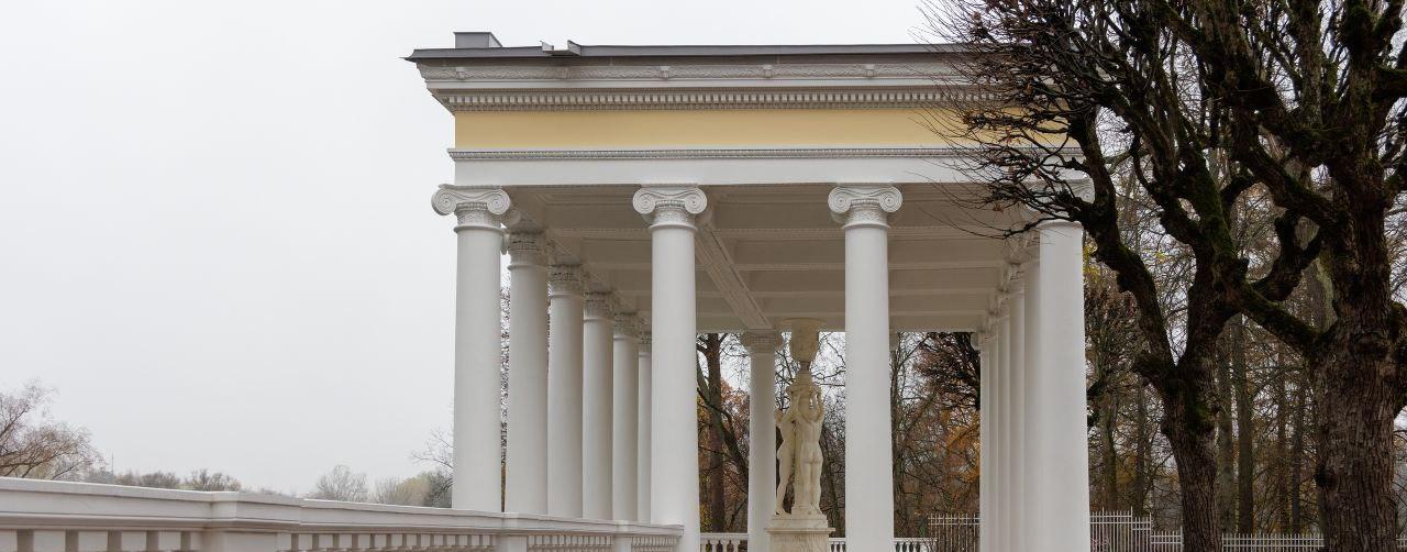 Обложка: В «Павловске» отреставрировали павильон «Три грации»