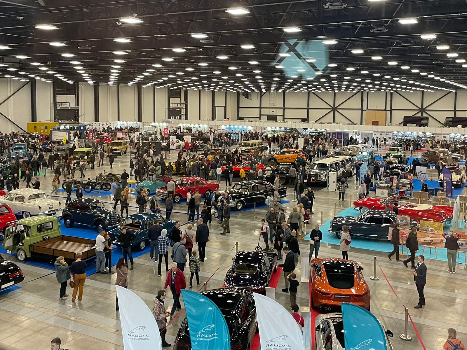 В «ЭКСПОФОРУМе» пройдет масштабная выставка ретроавтомобилей10