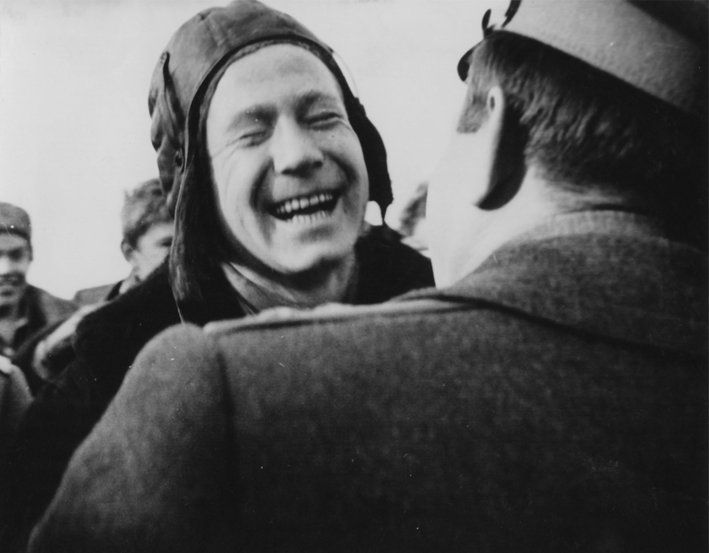 В Музее артиллерии презентуют неофициальные фотоснимки космонавтов и картину Петра Кривоногова 15