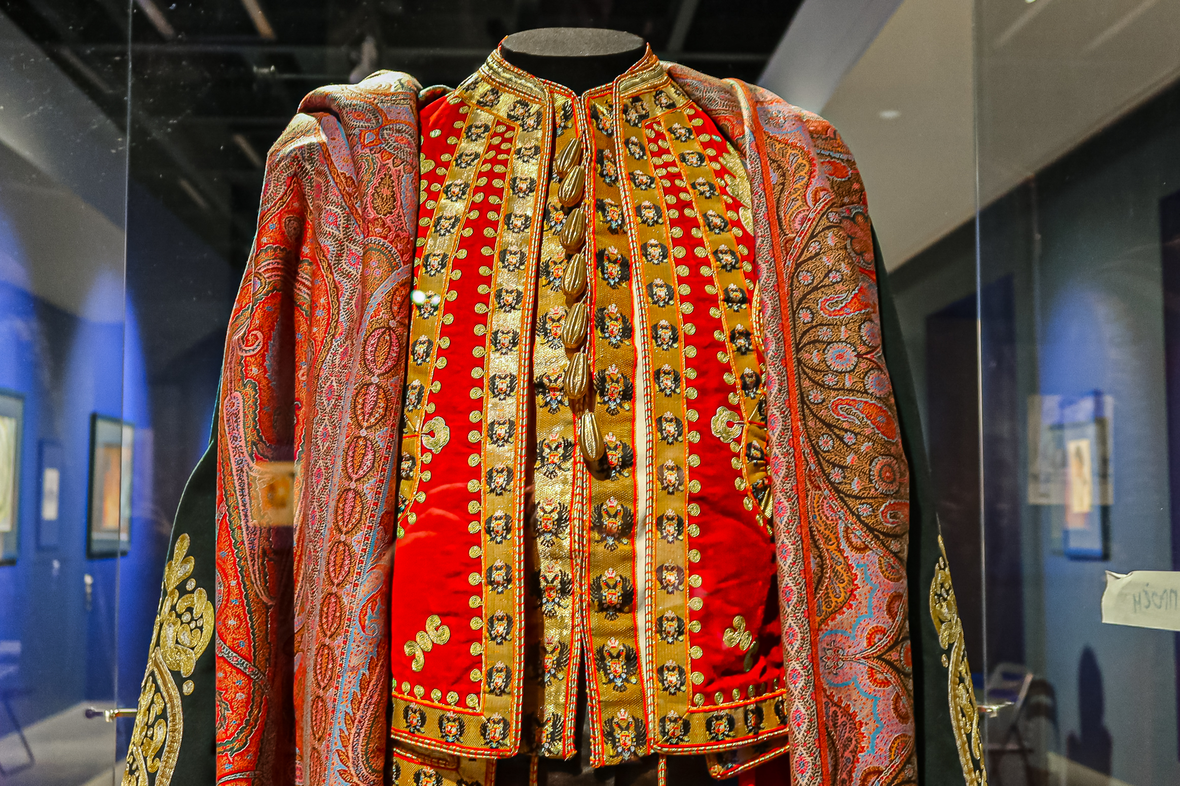 ЦВЗ «Манеж» открыл двери в мир династии Бенуа77