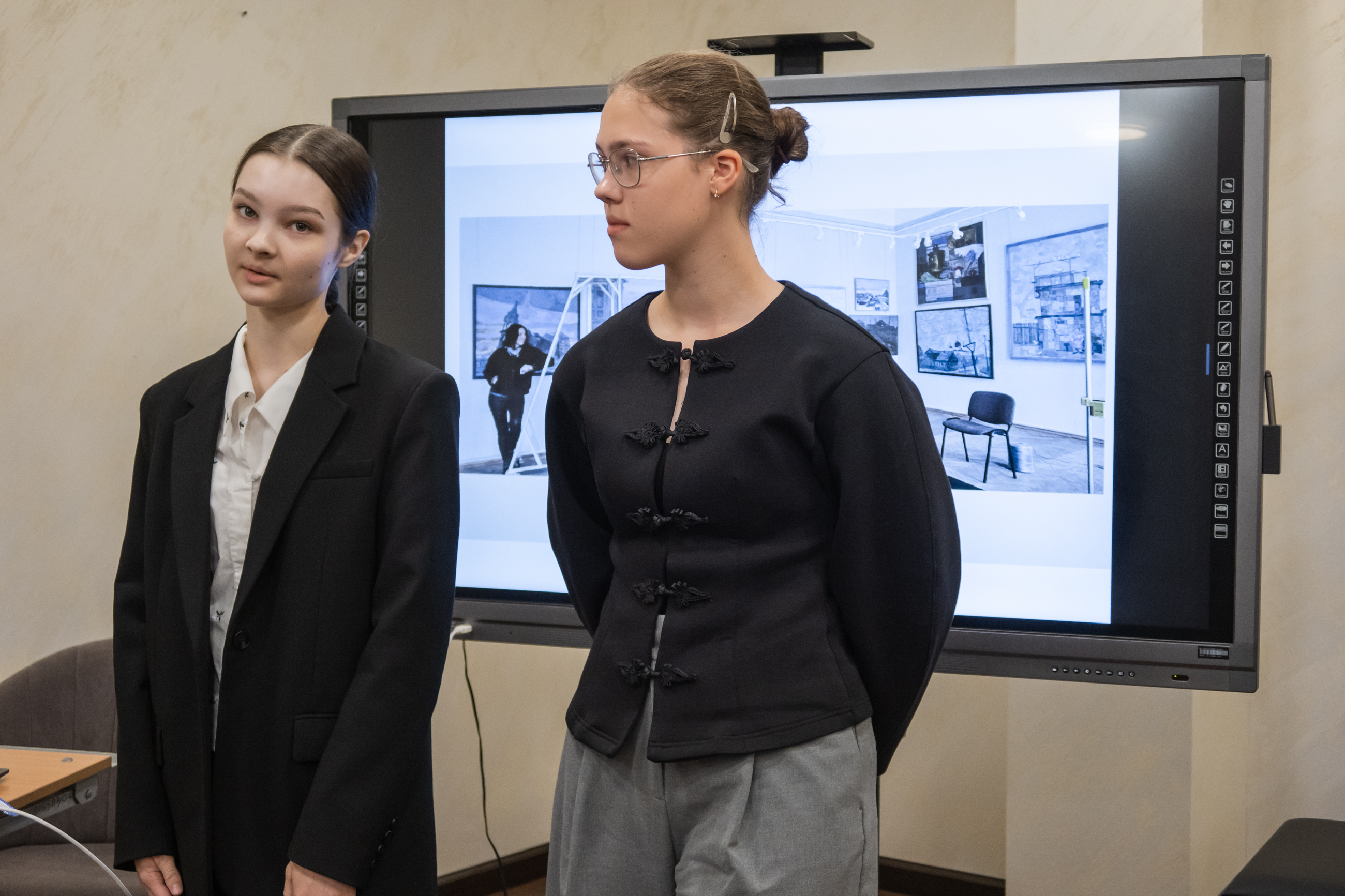 Выставка «Мастерская. Диалог поколений» открылась в Институте культурных программ 4
