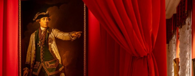 Обложка: «В зеркале судьбы. Русский исторический портрет». ГРМ.