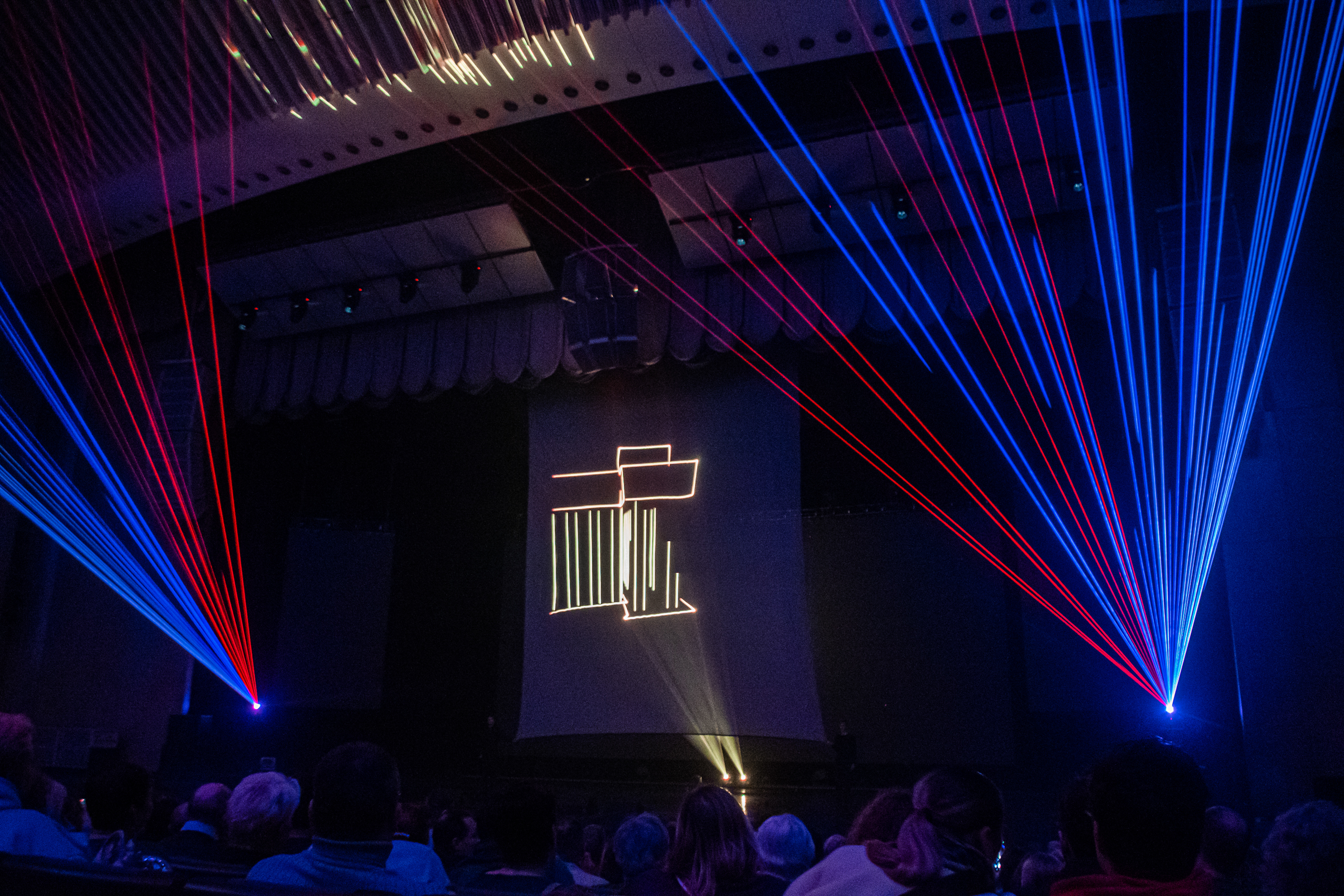 В БКЗ «Октябрьский» отметили 100-летие Всероссийского общества глухих24