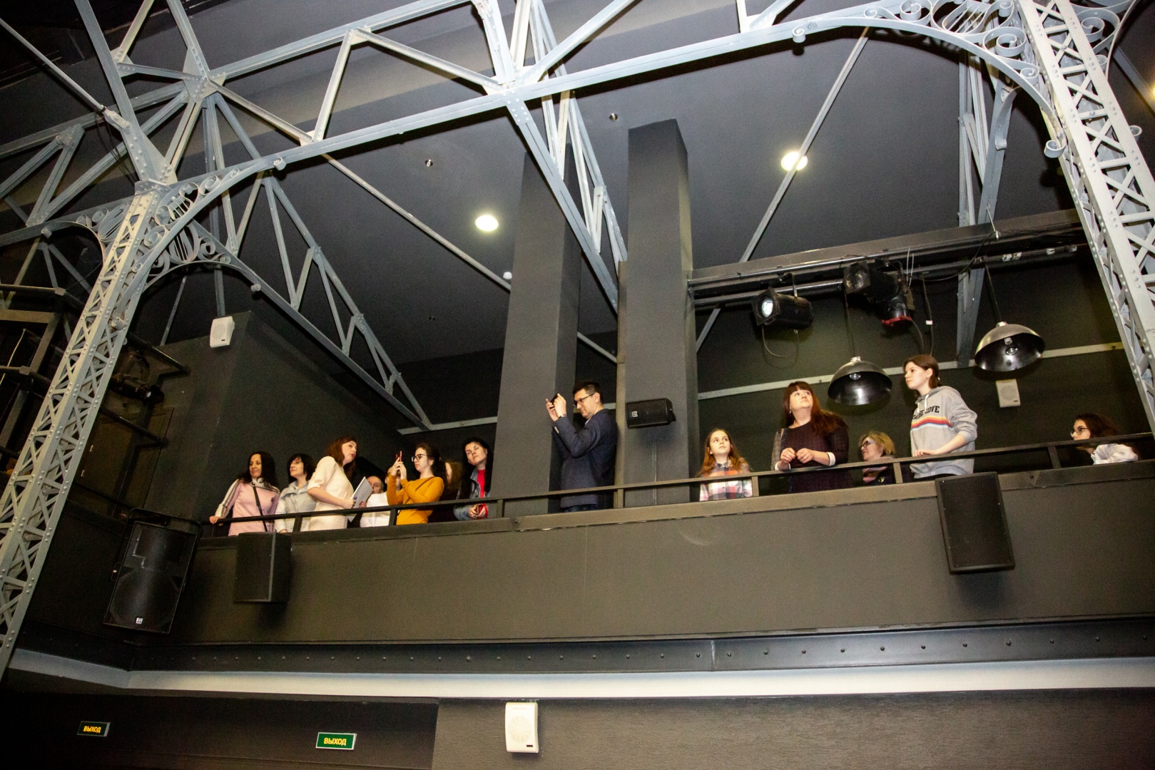 В театре на Фонтанке проведут квартирник, экскурсию и праздничный вечер