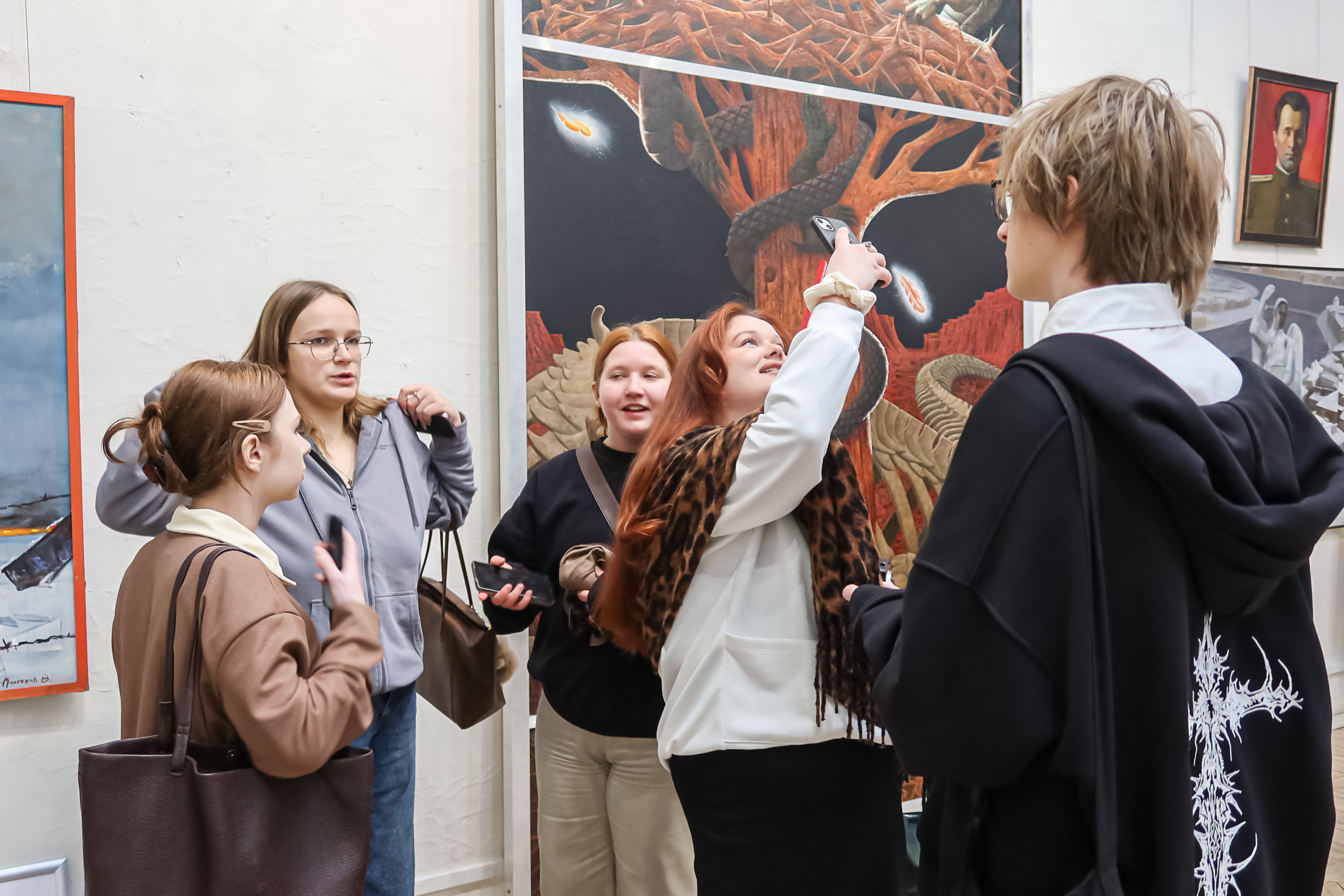 Юных победителей конкурса «Непокорённый Ленинград» наградили в Союзе художников12