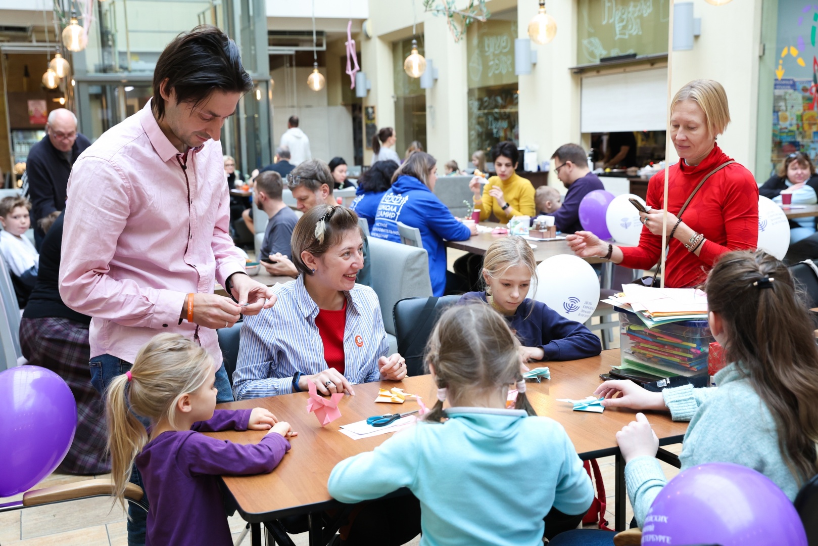 В рамках фестиваля еврейских знаний организаторы покажут четыре экскурсии и поставят семь спектаклей В рамках фестиваля еврейских знаний организаторы покажут четыре экскурсии и поставят семь спектаклей