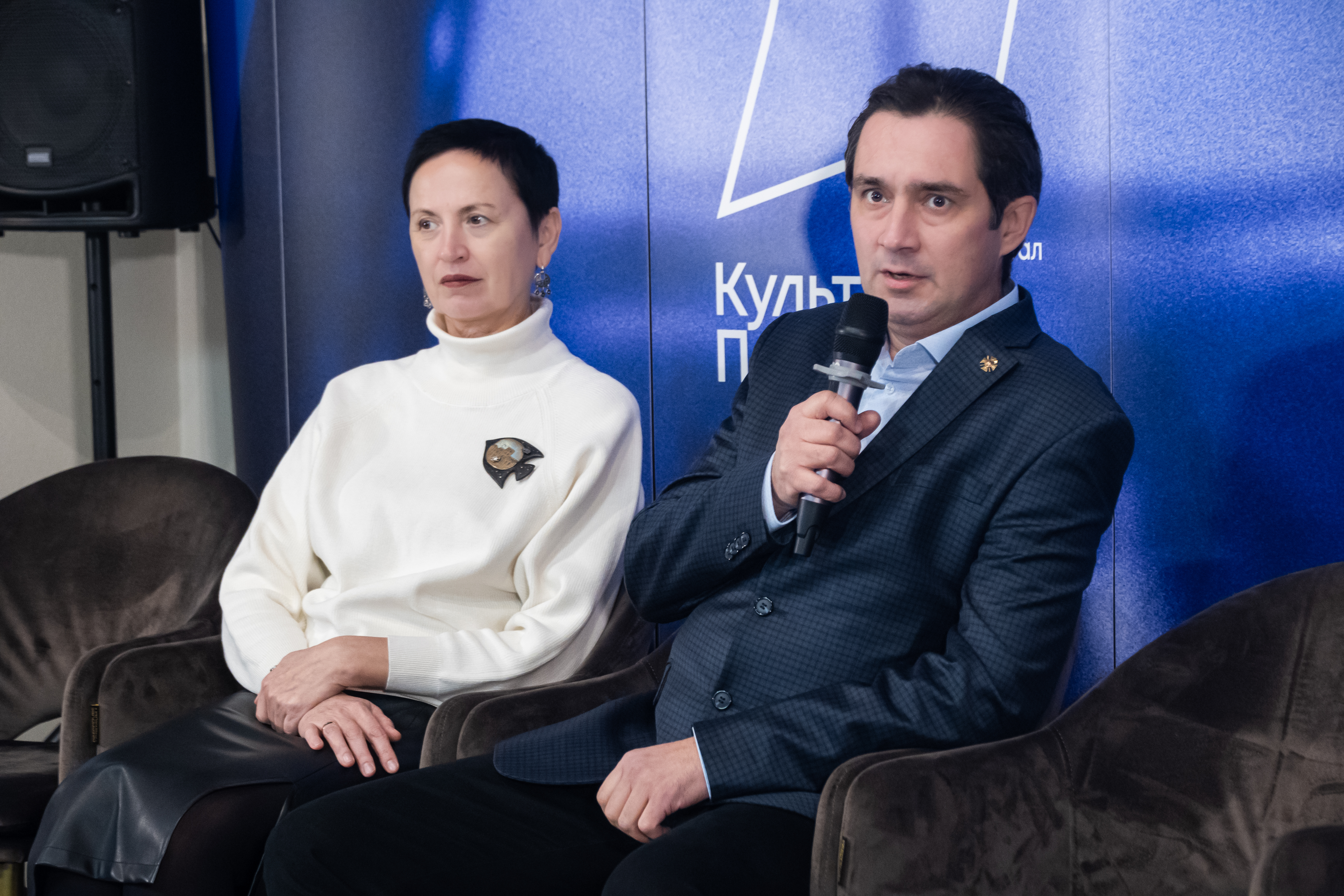 В медиацентре «Культура Петербурга» открылась выставка картин о героях разных эпох 5