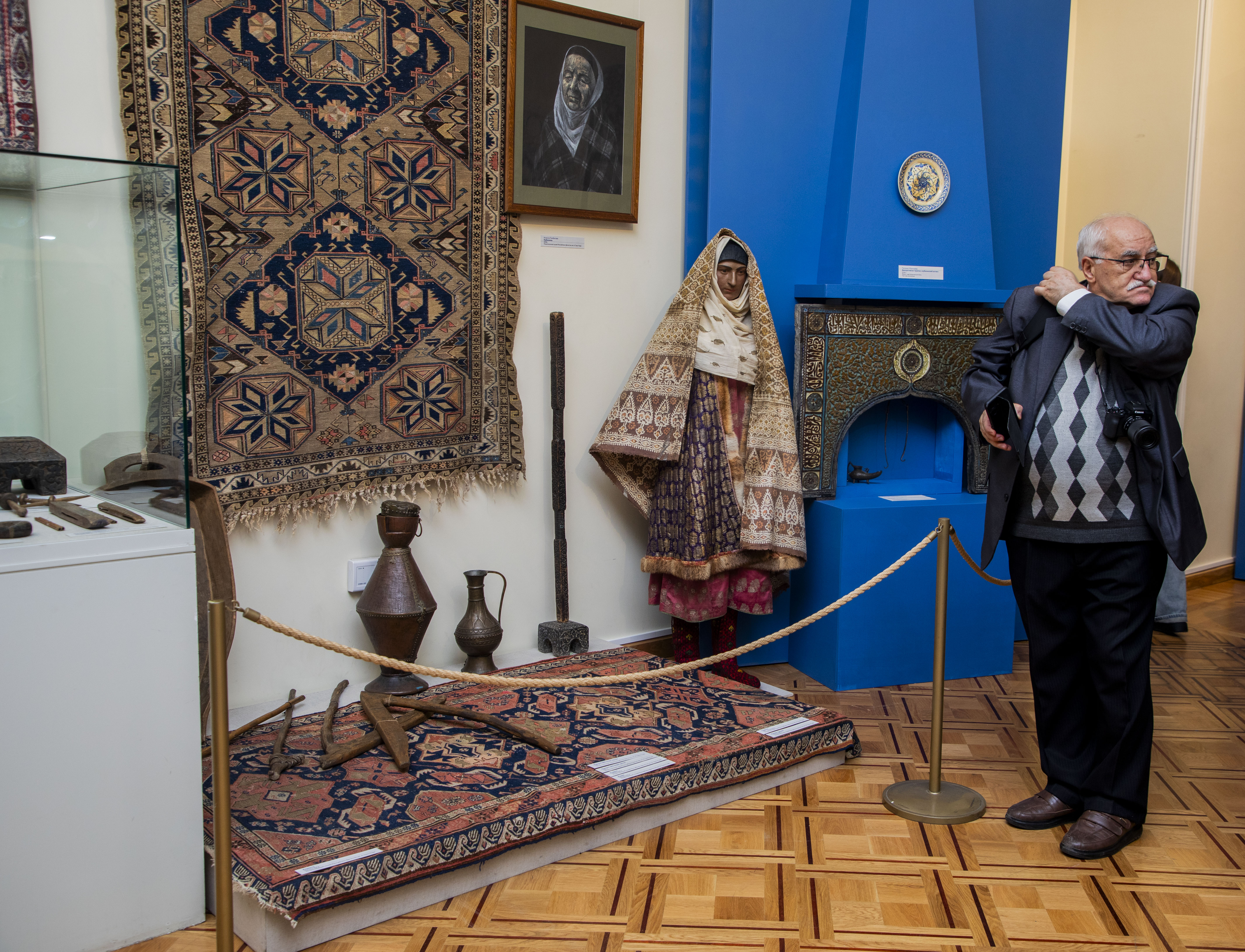 Более 300 памятников традиционной культуры кубачинцев представили в Российском этнографическом музее 3