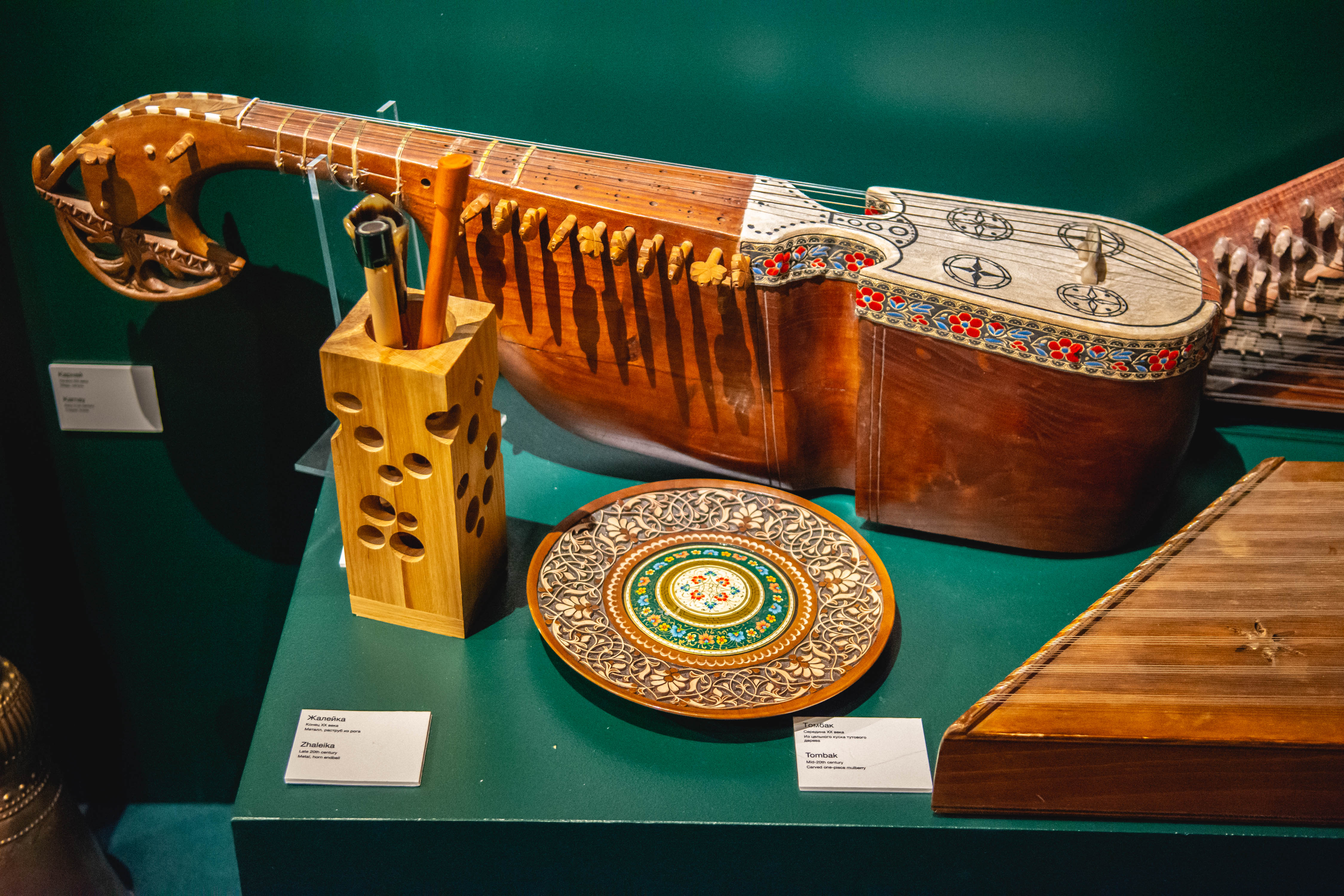 В Петербурге заиграла «музыка степей»: выставка тюркских народных инструментов3