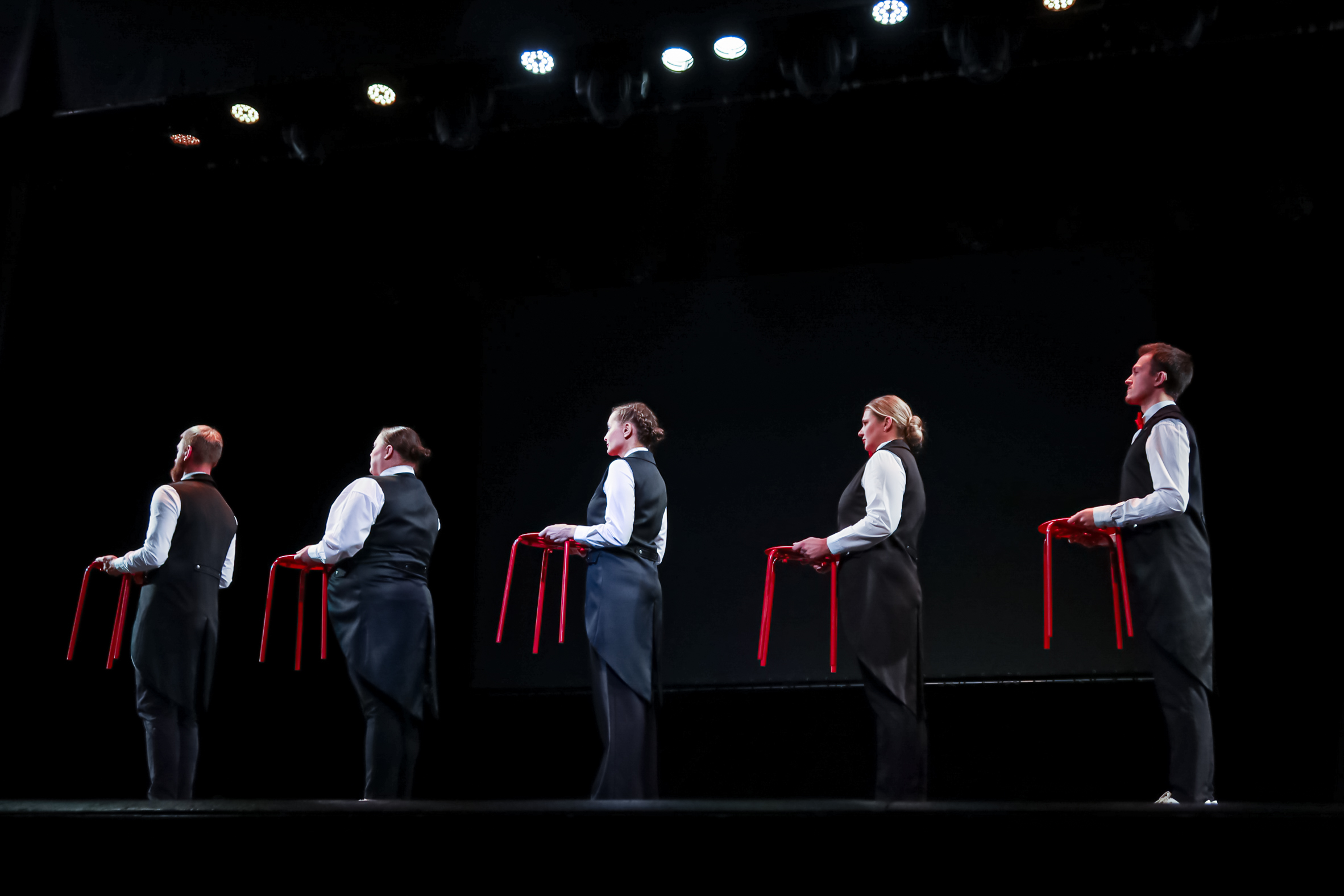 В Северной столице показали, как старшее поколение поёт на жестовом языке13