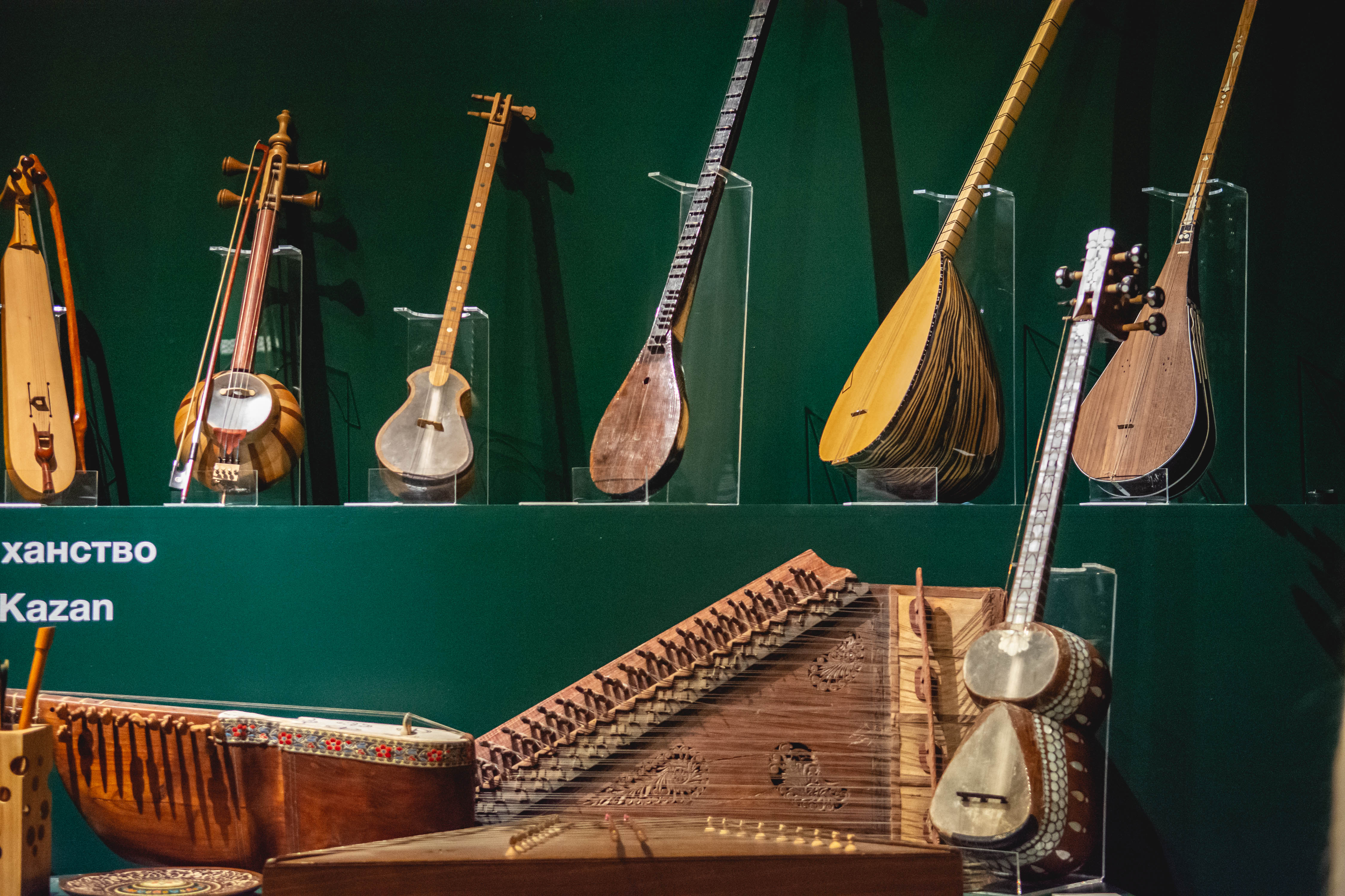 В Петербурге заиграла «музыка степей»: выставка тюркских народных инструментов13