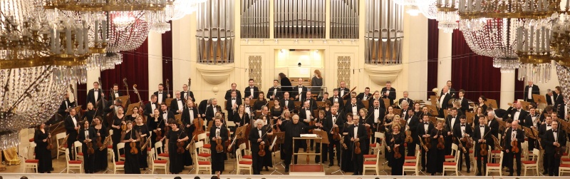 Обложка: ГАСО имениСветланова и Александр Лазарев. Фото: Стас Левшин.