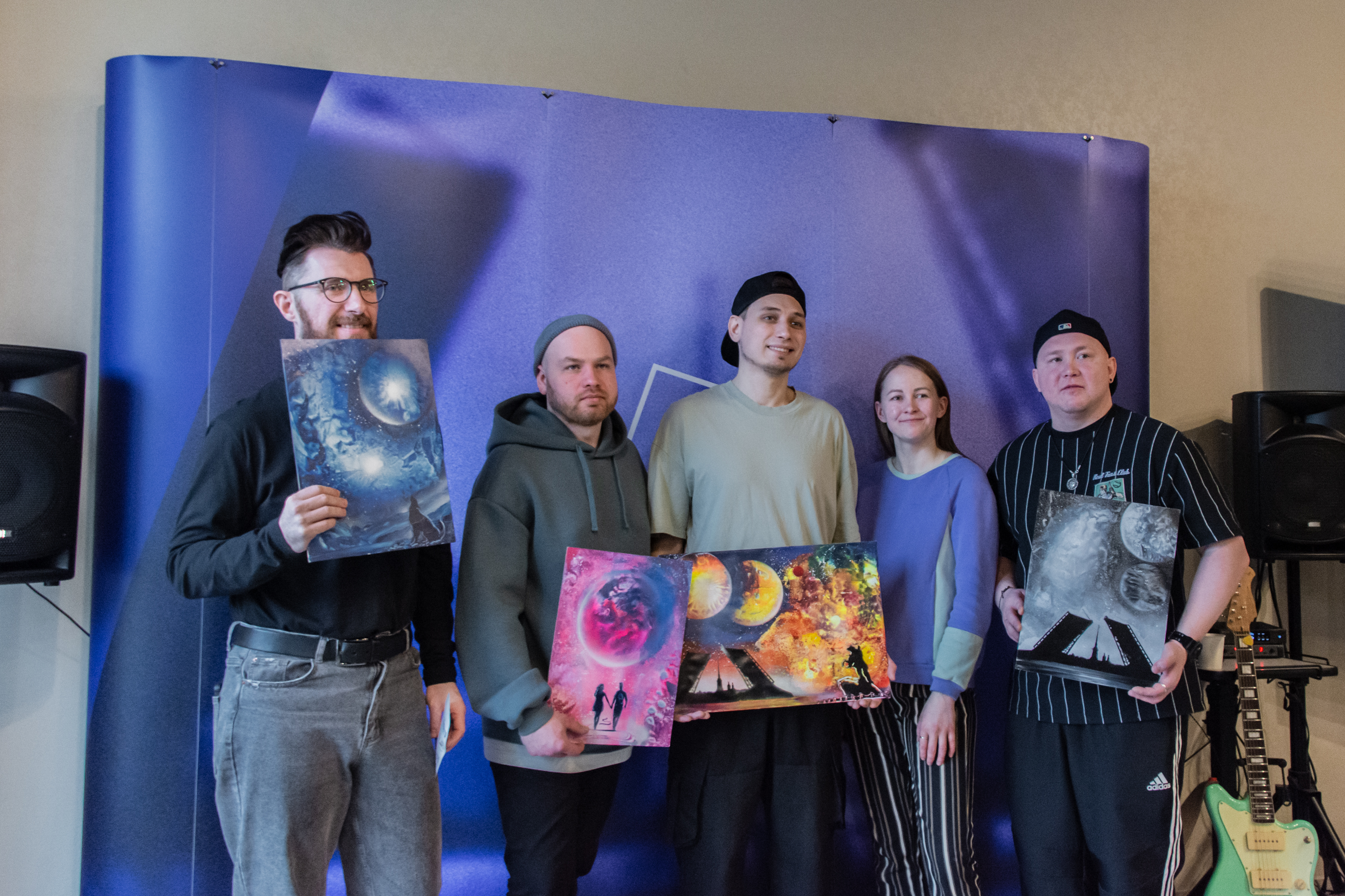 В медиацентре «Культура Петербурга» открылась выставка аэрозольной живописи Алены Логиновой 7