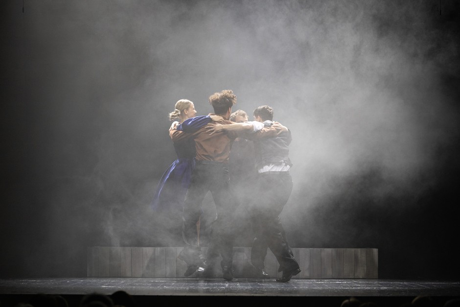 «Многоголосье» нашей памяти - документальная драма Комиссаржевки6