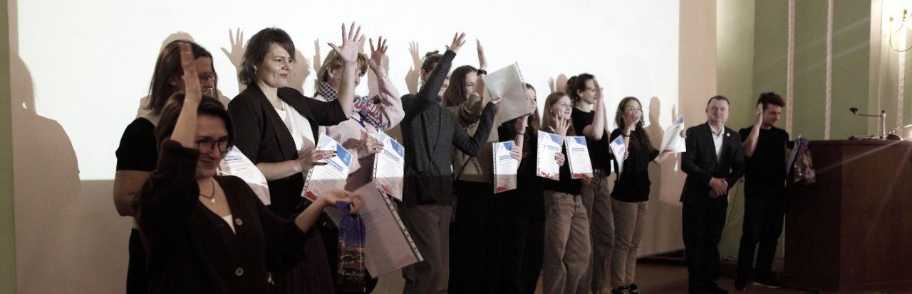 Петербургская организация глухих и Русский музей подвели итоги проекта «Разговоры об искусстве на жестовом языке»