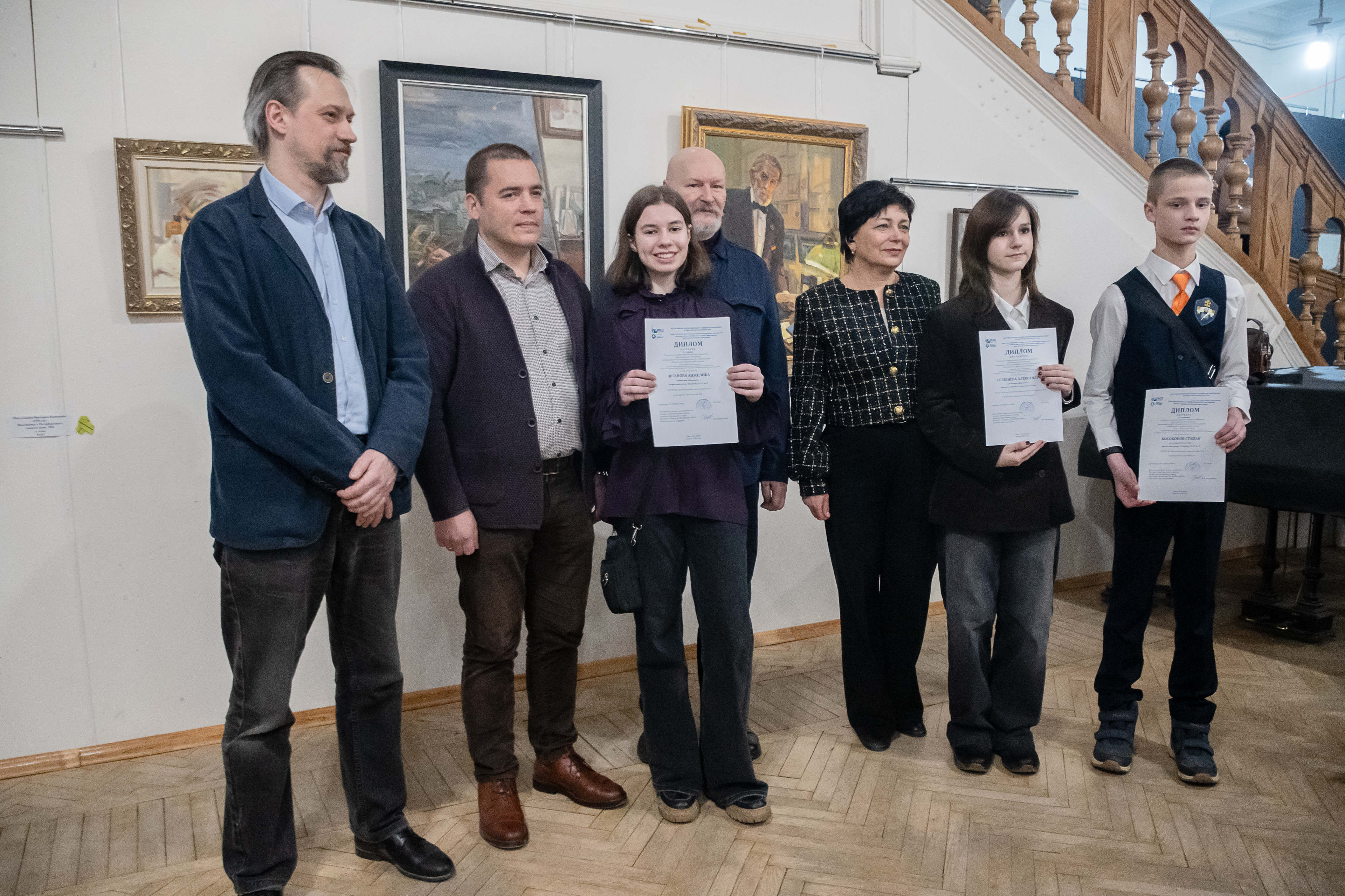 Юных победителей конкурса «Непокорённый Ленинград» наградили в Союзе художников11